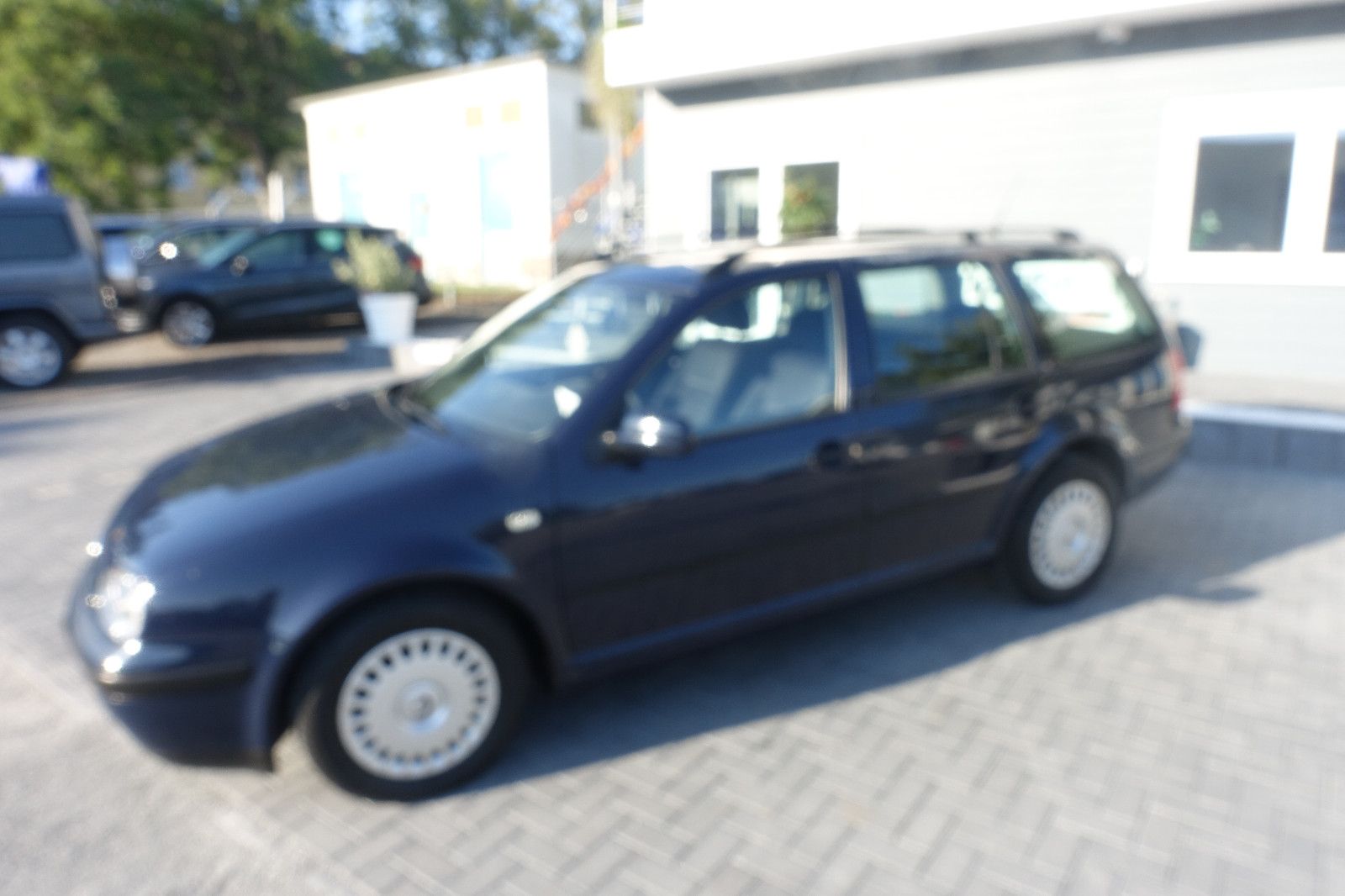 Fahrzeugabbildung Volkswagen Golf 1.6 Auto Comfortline Variant