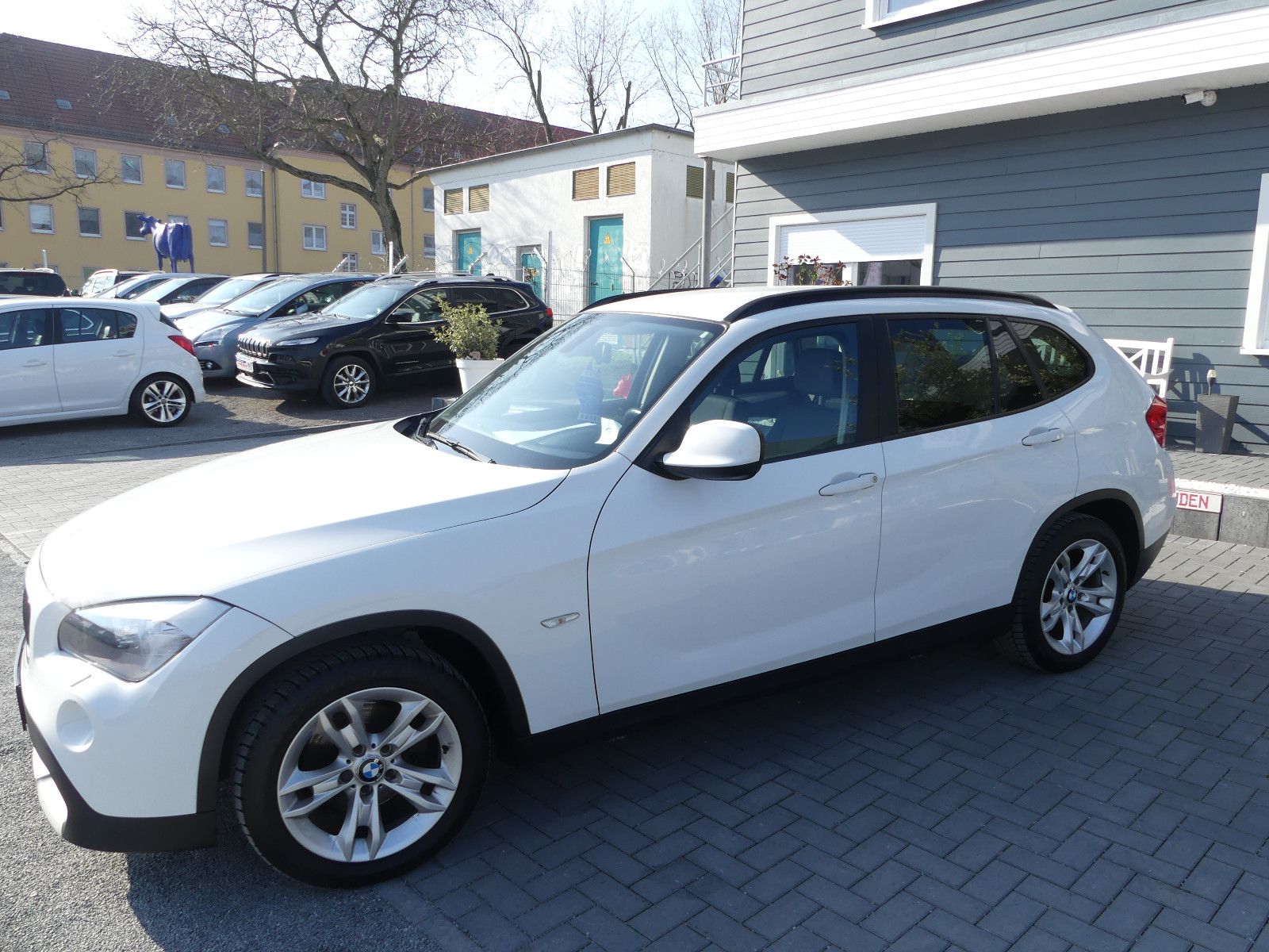 Fahrzeugabbildung BMW X1 Baureihe X1 xDrive 18d.4x4