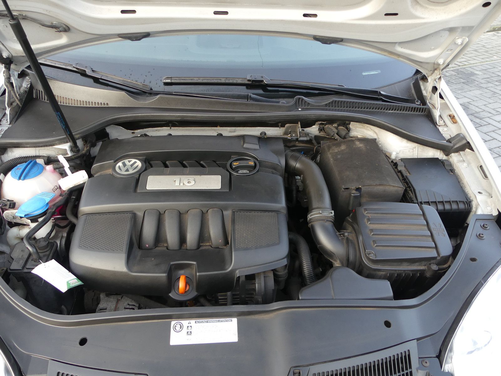 Fahrzeugabbildung Volkswagen Jetta V Comfortline, 1,6