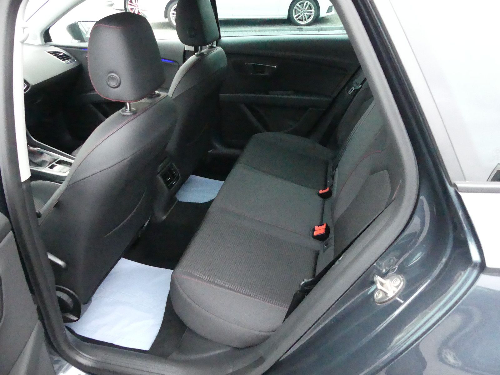 Fahrzeugabbildung SEAT Leon ST FR Black Matt Edition