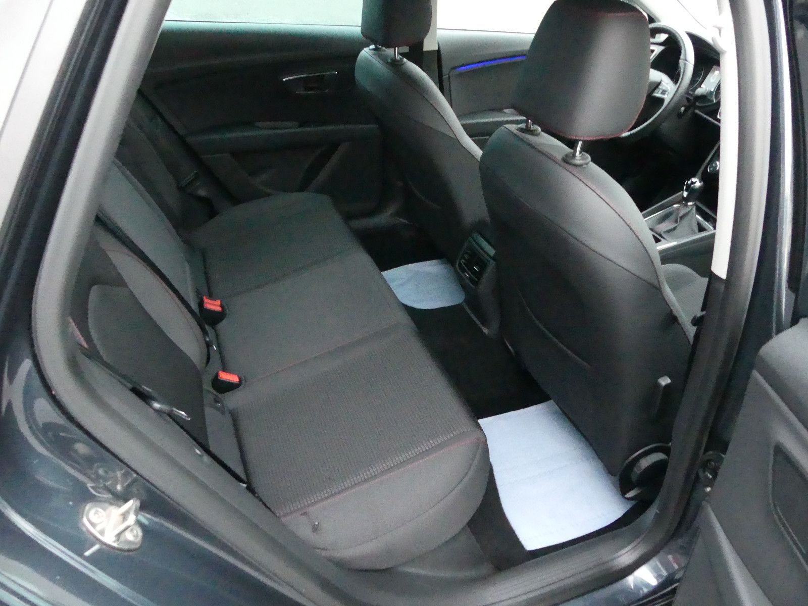 Fahrzeugabbildung SEAT Leon ST FR Black Matt Edition