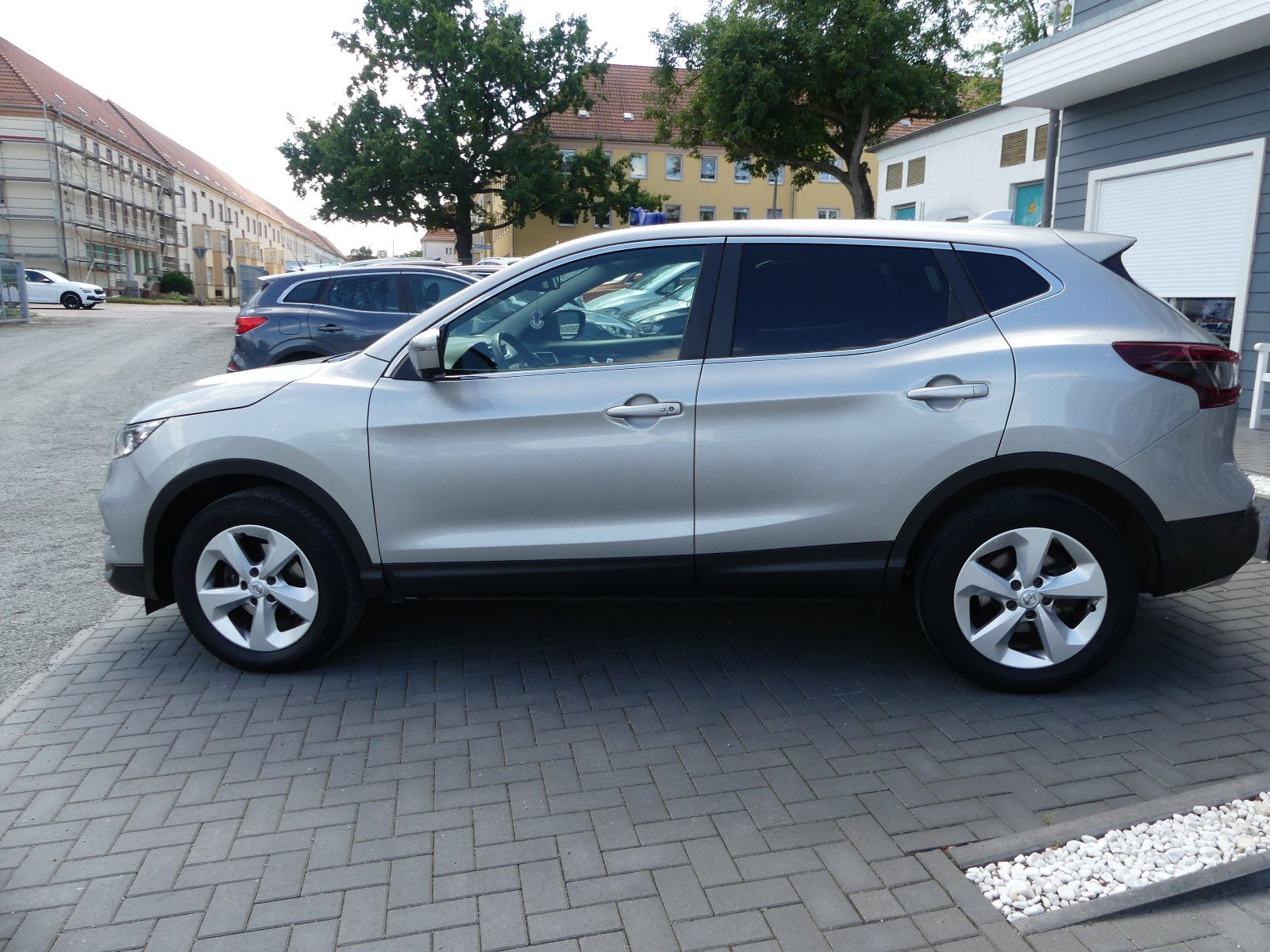 Fahrzeugabbildung Nissan Qashqai N-Connecta"SCHECKHEFTGEPF."