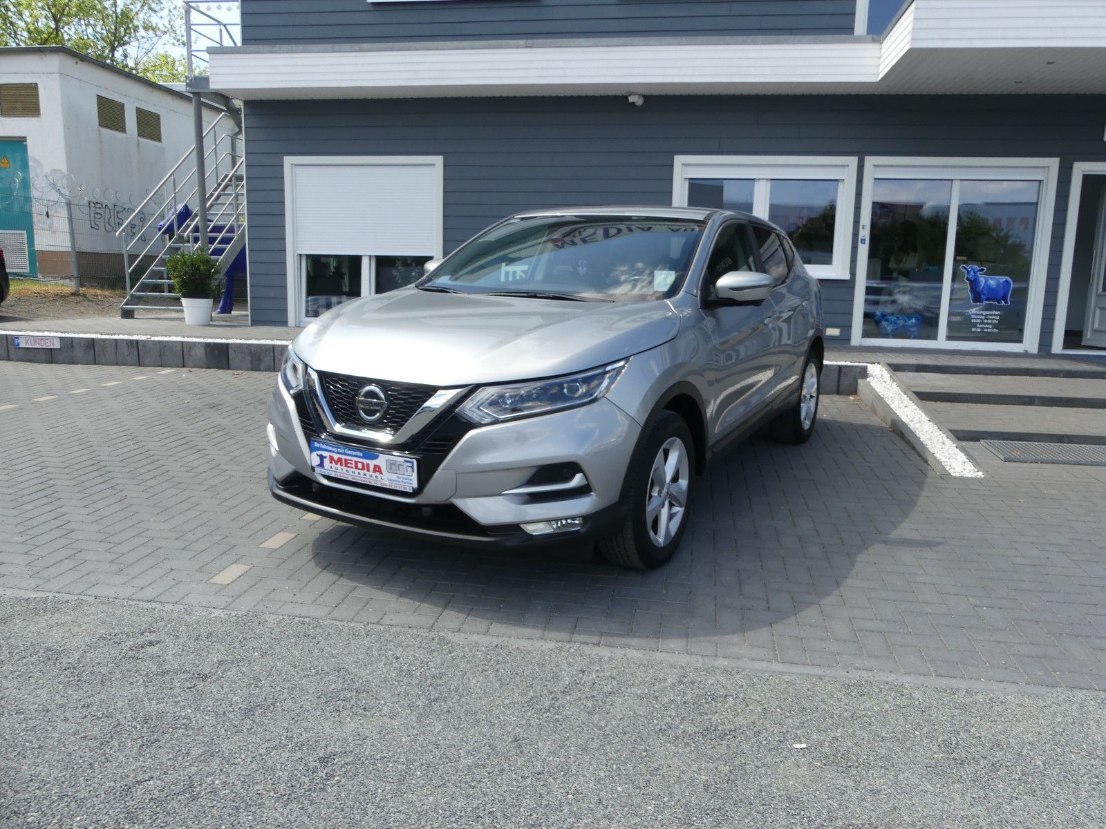 Fahrzeugabbildung Nissan Qashqai N-Connecta"SCHECKHEFTGEPF."