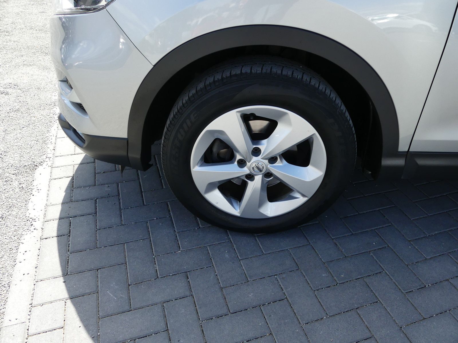 Fahrzeugabbildung Nissan Qashqai N-Connecta"SCHECKHEFTGEPF."