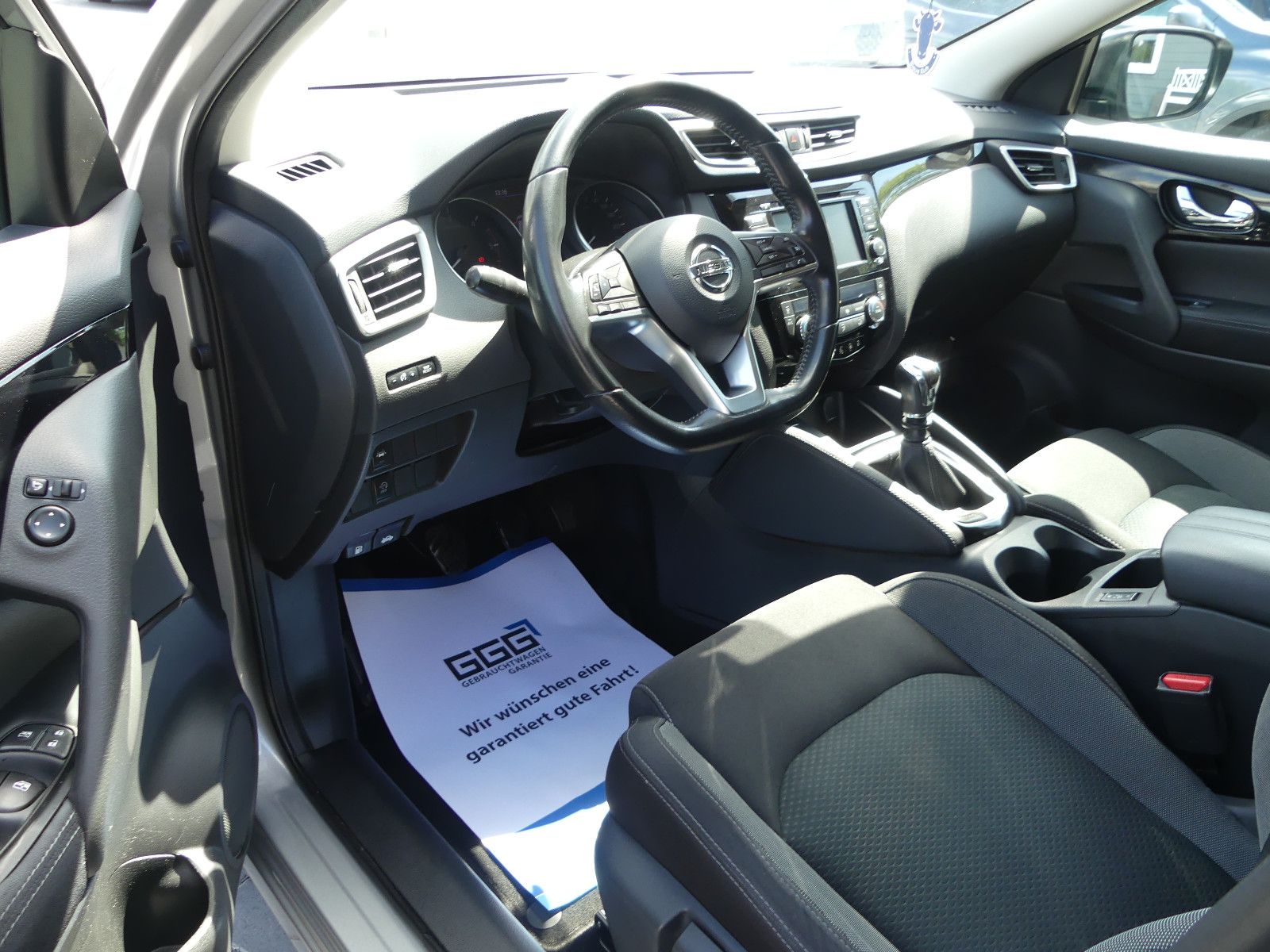 Fahrzeugabbildung Nissan Qashqai N-Connecta"SCHECKHEFTGEPF."