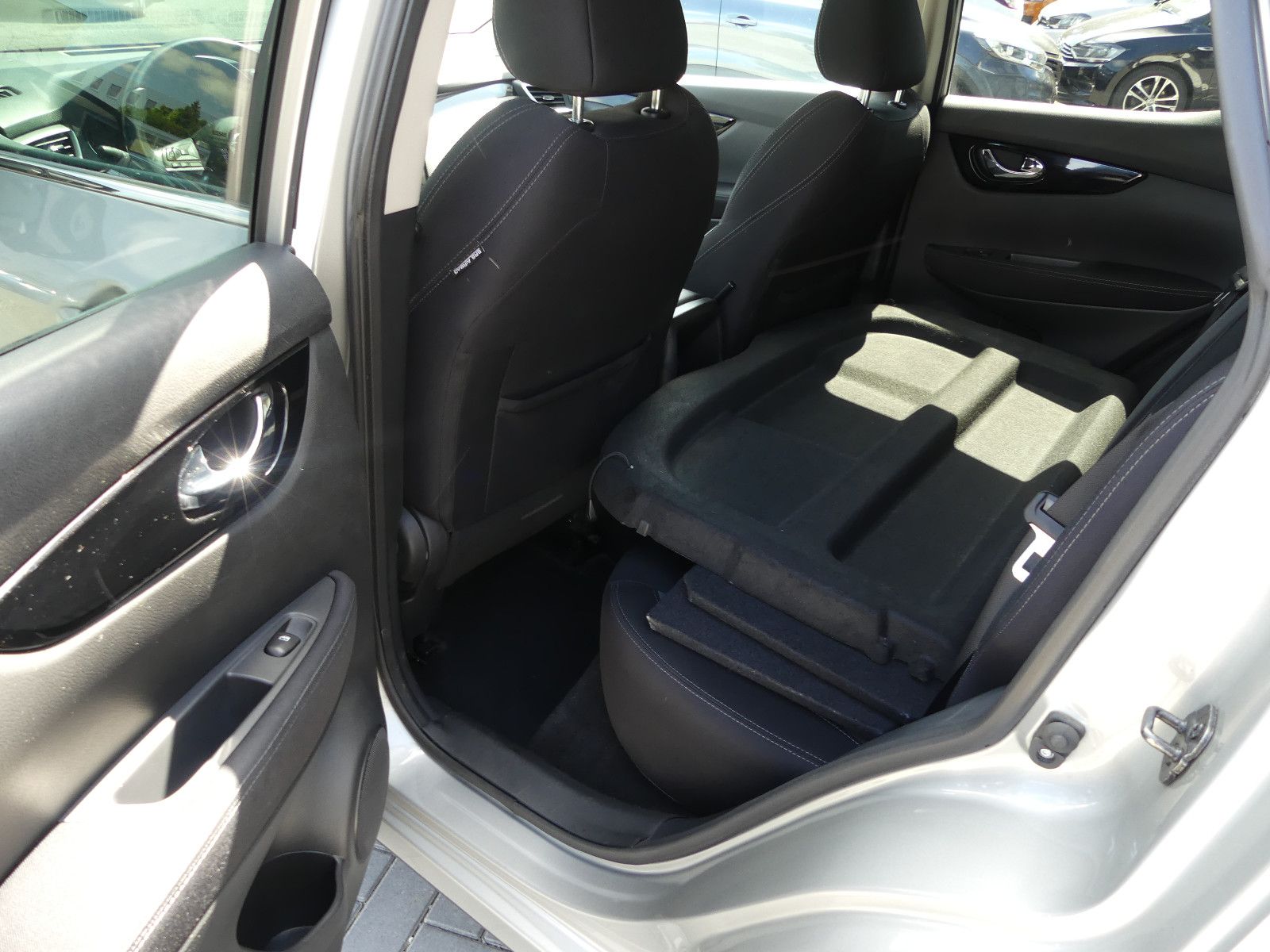Fahrzeugabbildung Nissan Qashqai N-Connecta"SCHECKHEFTGEPF."