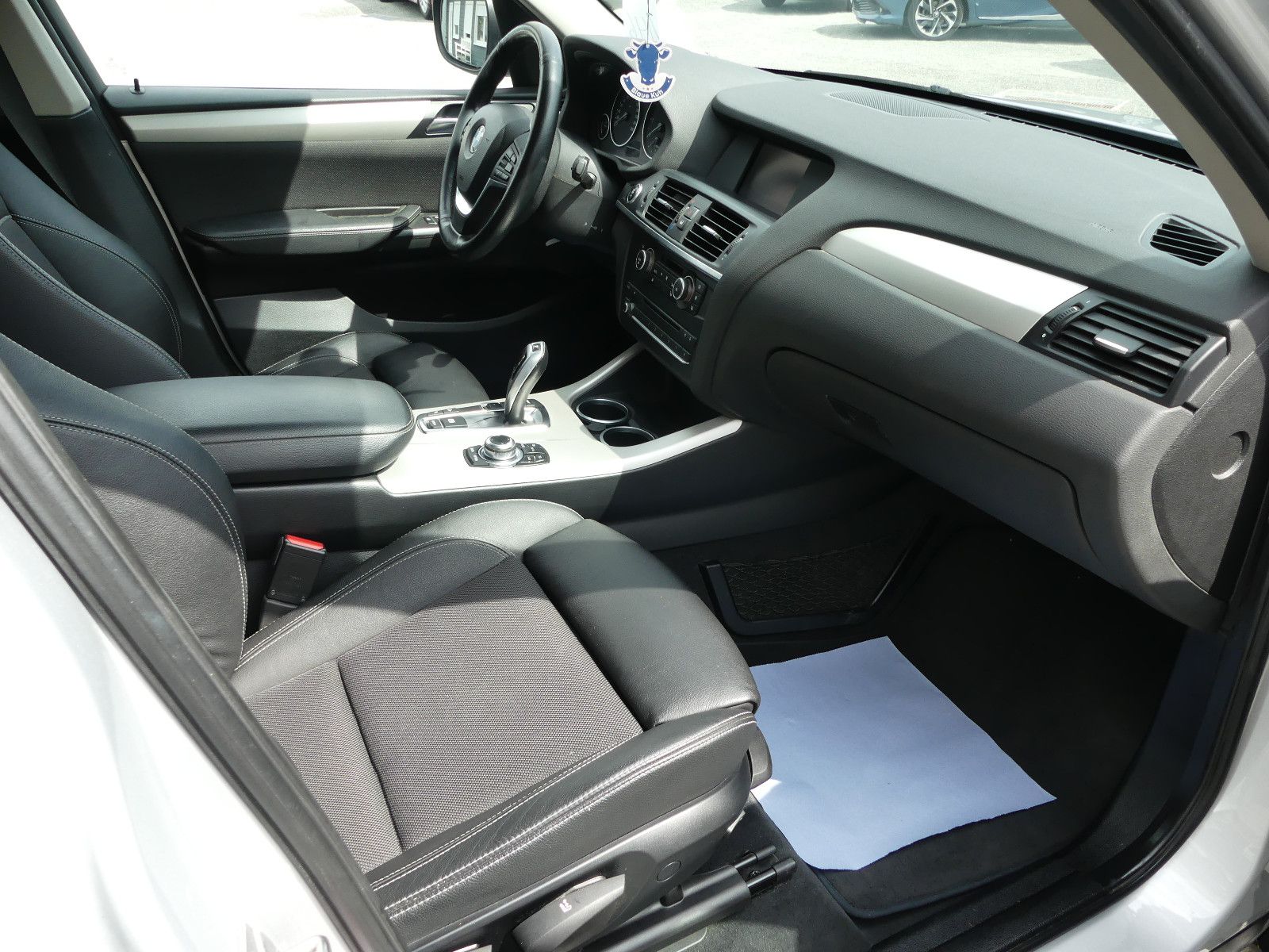 Fahrzeugabbildung BMW X3 xDrive 20 d