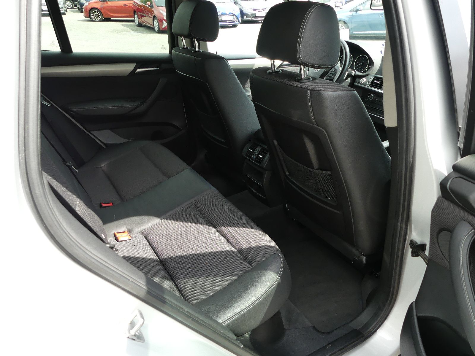 Fahrzeugabbildung BMW X3 xDrive 20 d