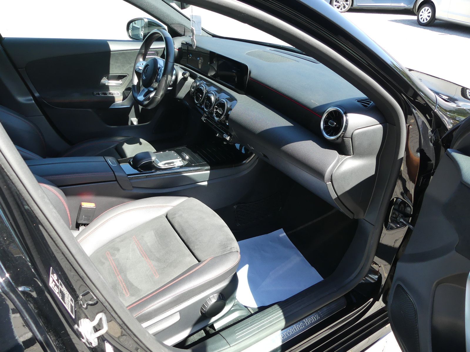 Fahrzeugabbildung Mercedes-Benz A 180 A A 180"AMG Line"SCHECKHEFTGEPF."