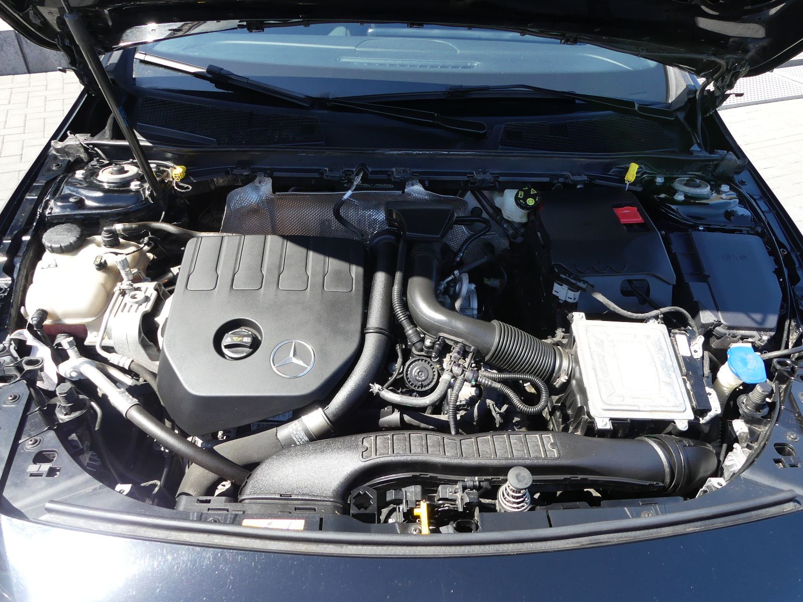 Fahrzeugabbildung Mercedes-Benz A 180 A A 180"AMG Line"SCHECKHEFTGEPF."