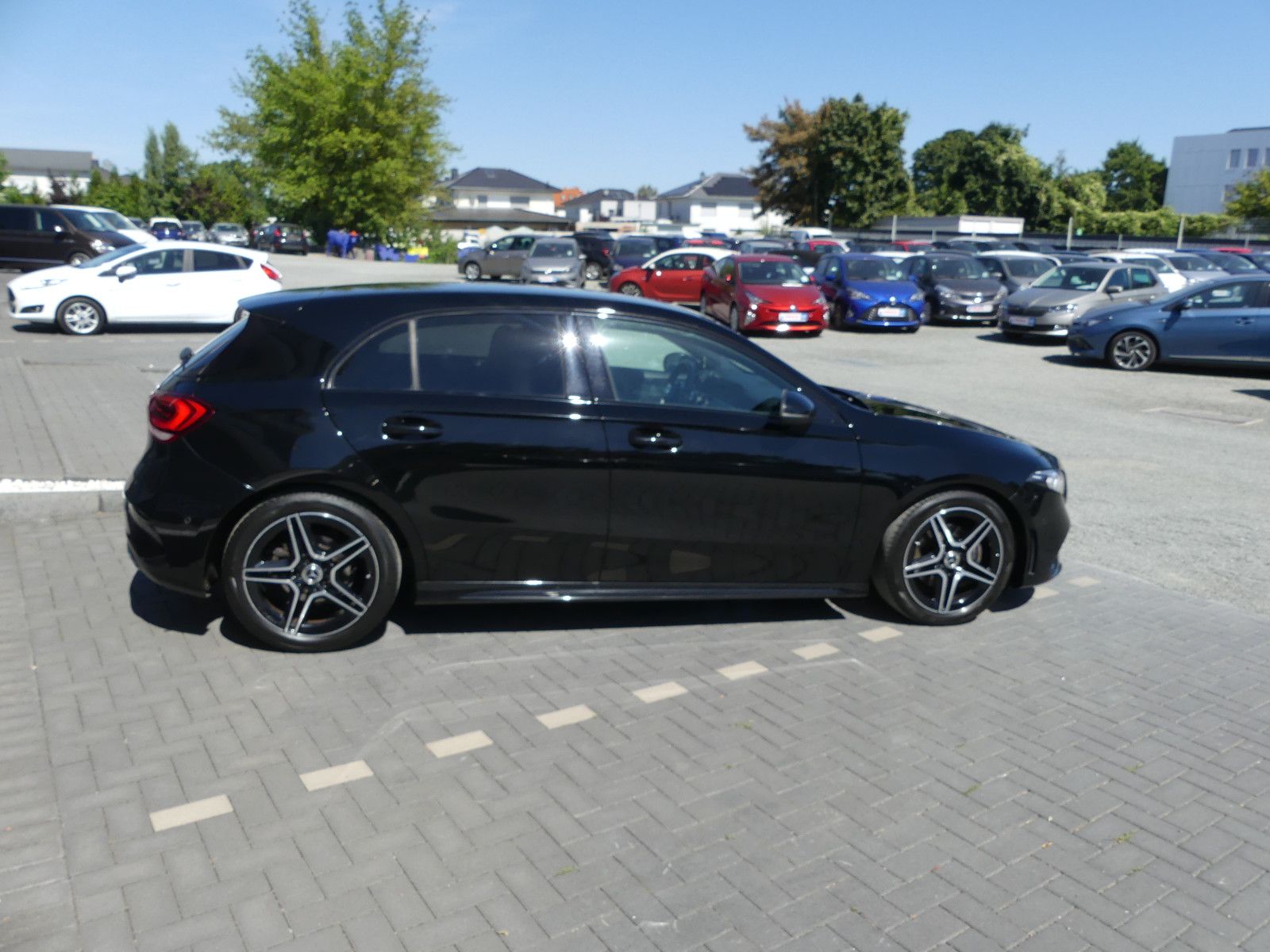Fahrzeugabbildung Mercedes-Benz A 180 A A 180"AMG Line"SCHECKHEFTGEPF."