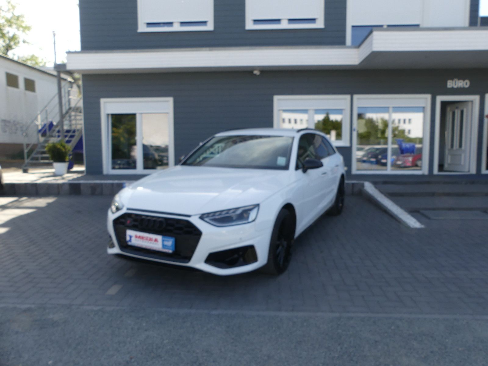 Fahrzeugabbildung Audi A4 Avant 35 TDI "S-LINE"