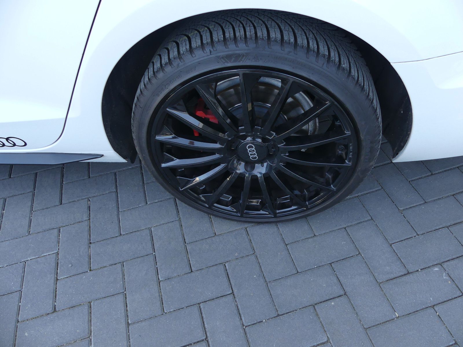 Fahrzeugabbildung Audi A4 Avant 35 TDI "S-LINE"