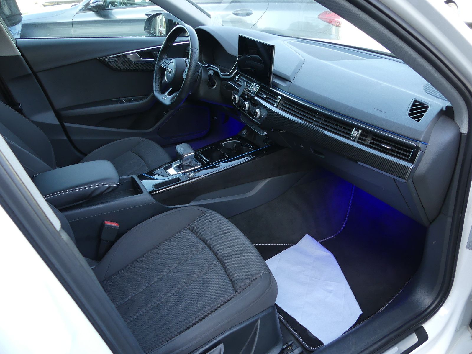 Fahrzeugabbildung Audi A4 Avant 35 TDI "S-LINE"