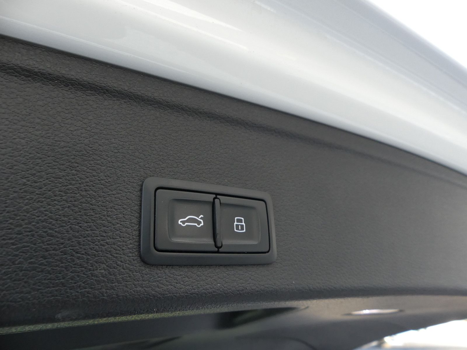 Fahrzeugabbildung Audi A4 Avant 35 TDI "S-LINE"