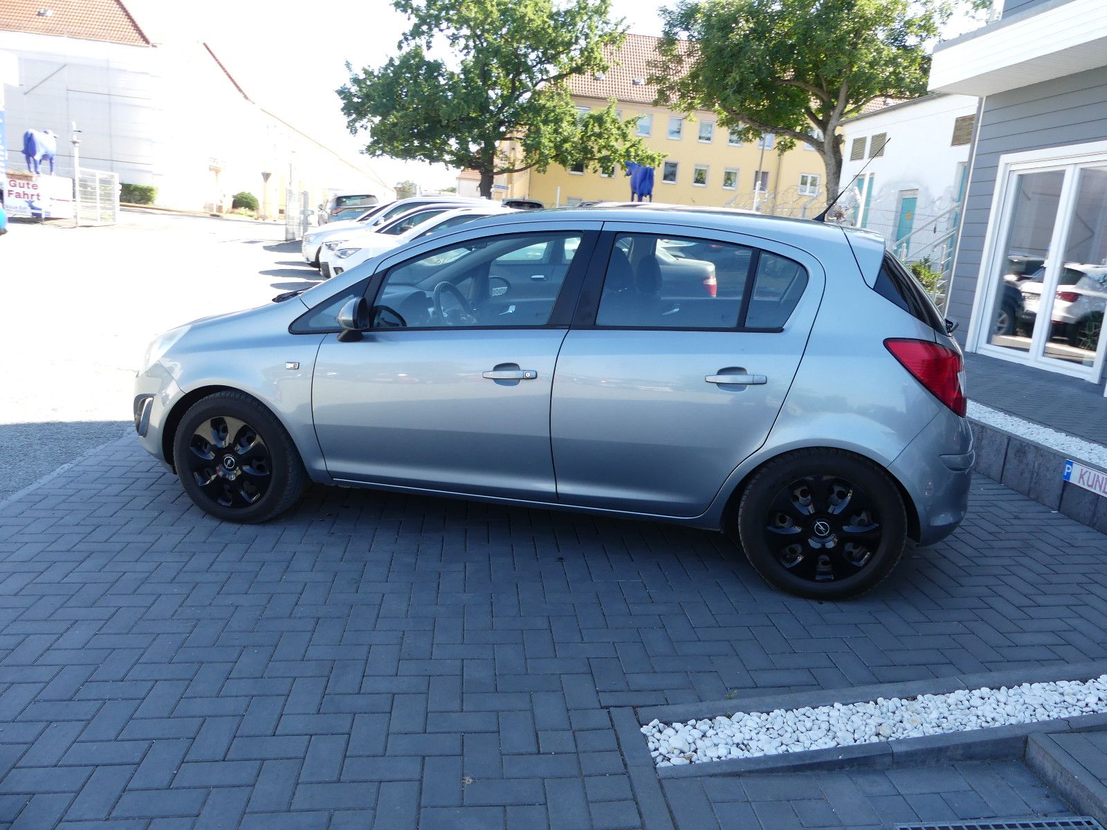 Fahrzeugabbildung Opel Corsa D Satellite