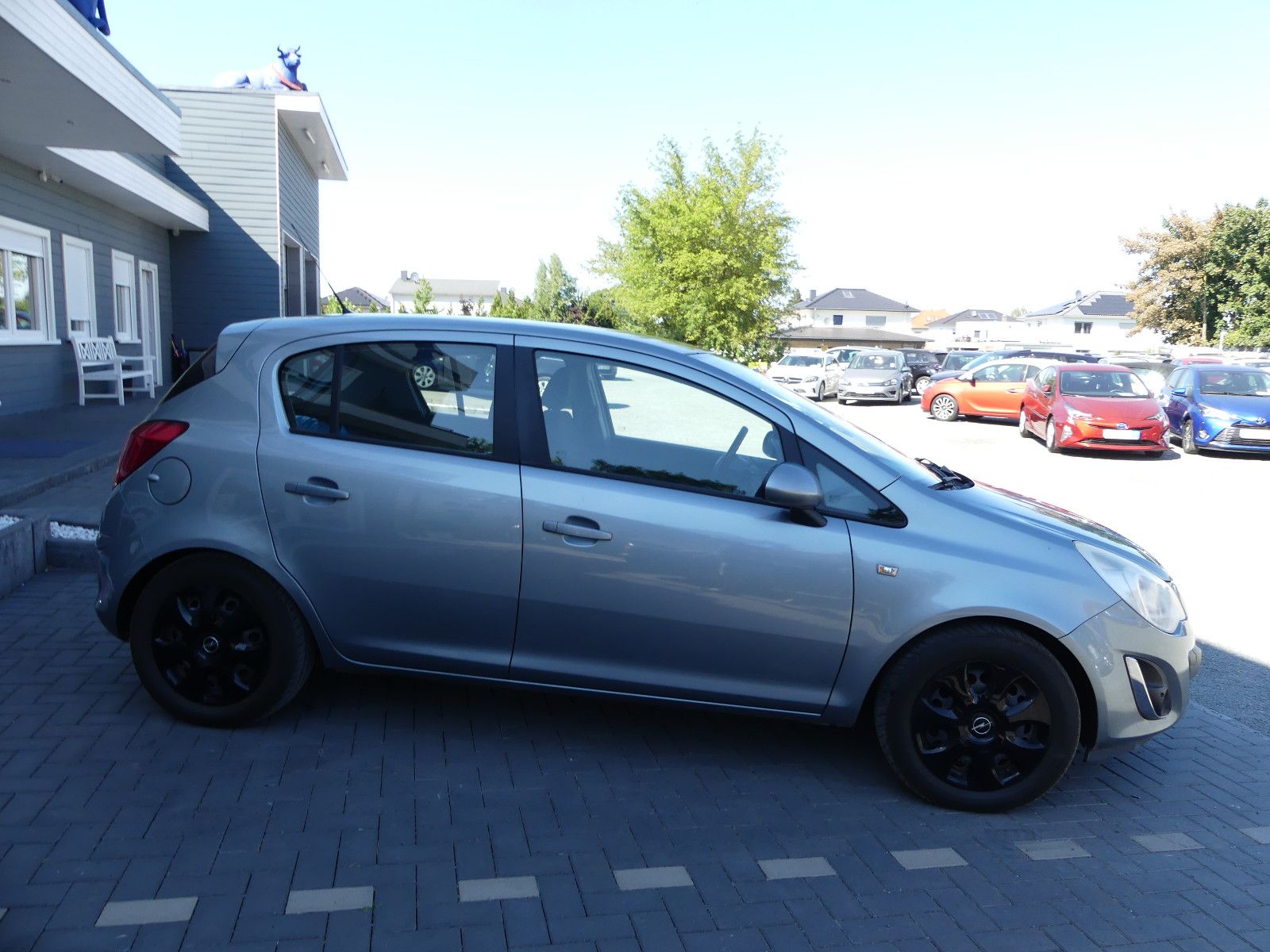 Fahrzeugabbildung Opel Corsa D Satellite