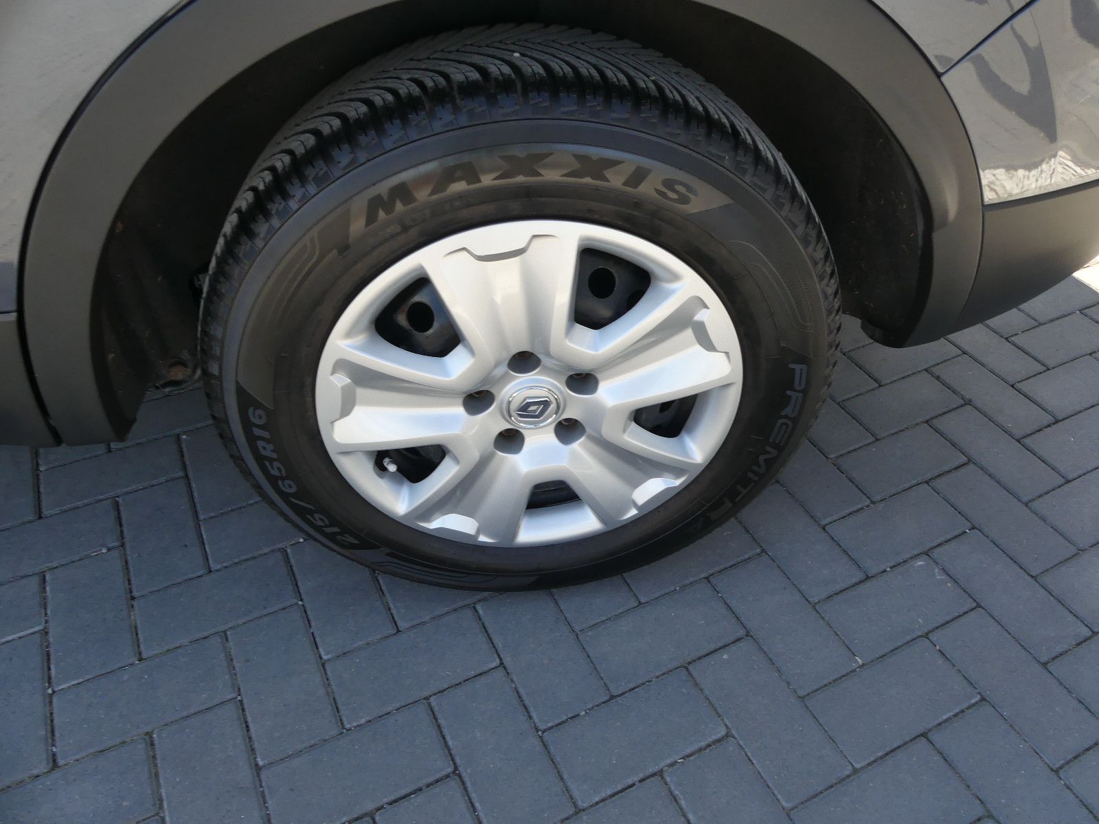Fahrzeugabbildung Renault Kadjar Life