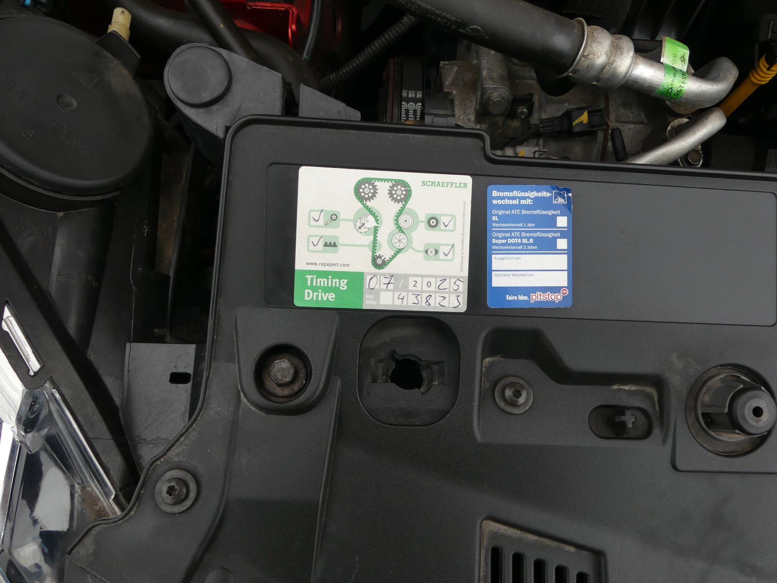 Fahrzeugabbildung Renault Clio IV Limited, 53000 km