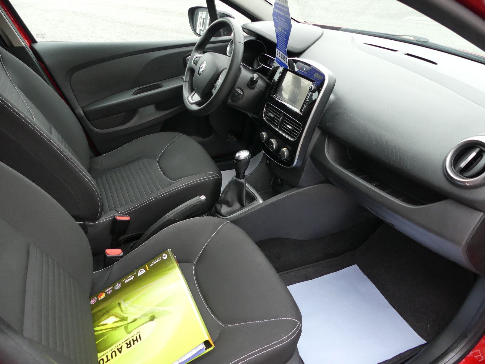Fahrzeugabbildung Renault Clio IV Limited, 53000 km