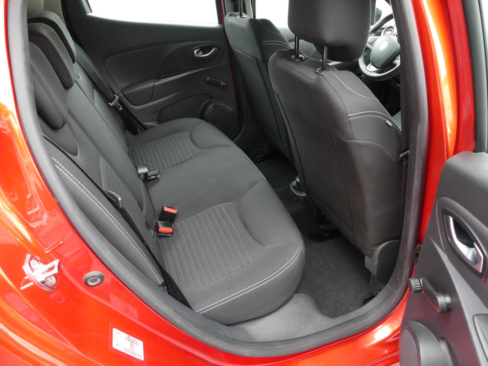 Fahrzeugabbildung Renault Clio IV Limited, 53000 km