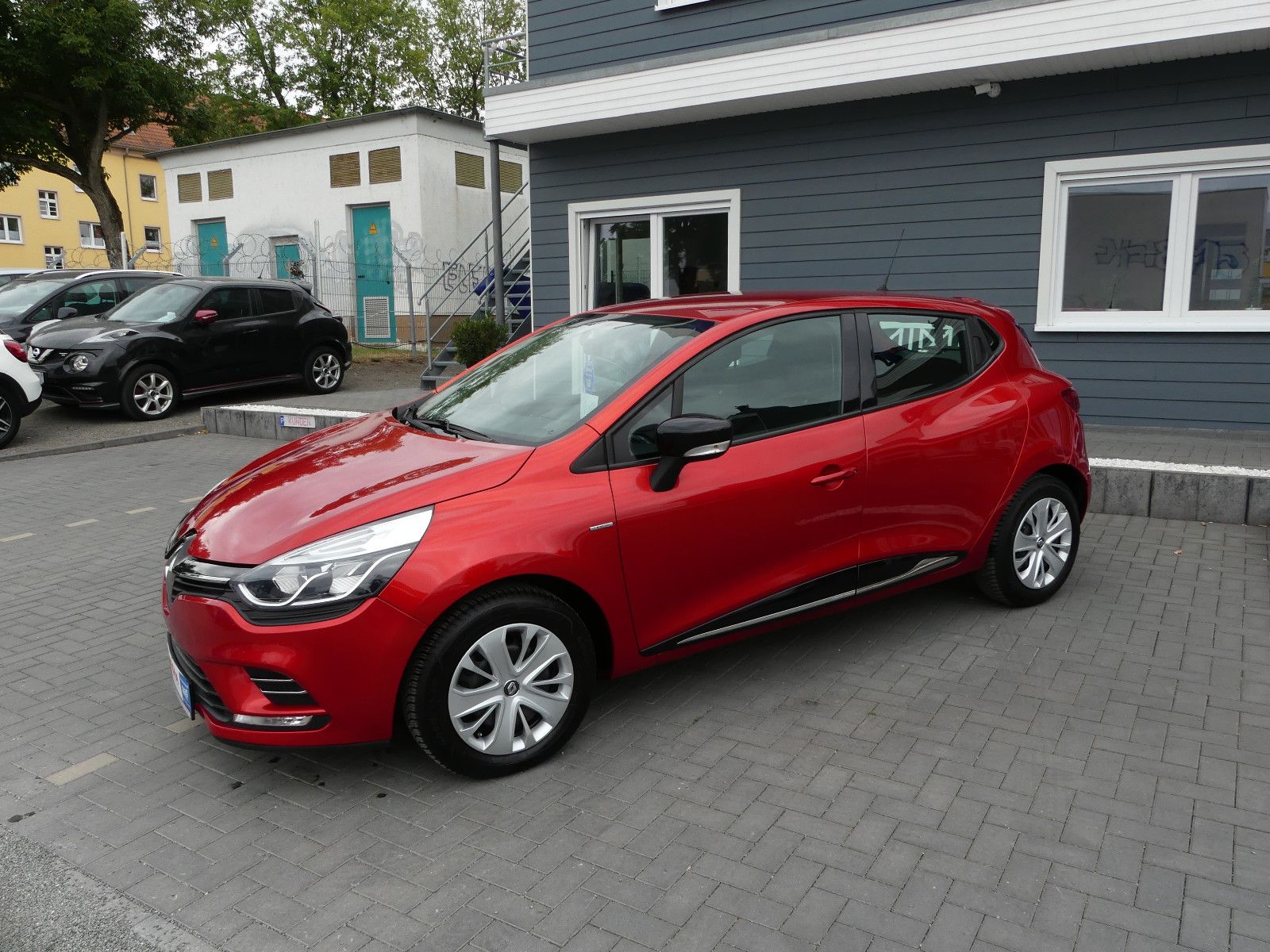 Fahrzeugabbildung Renault Clio IV Limited, 53000 km