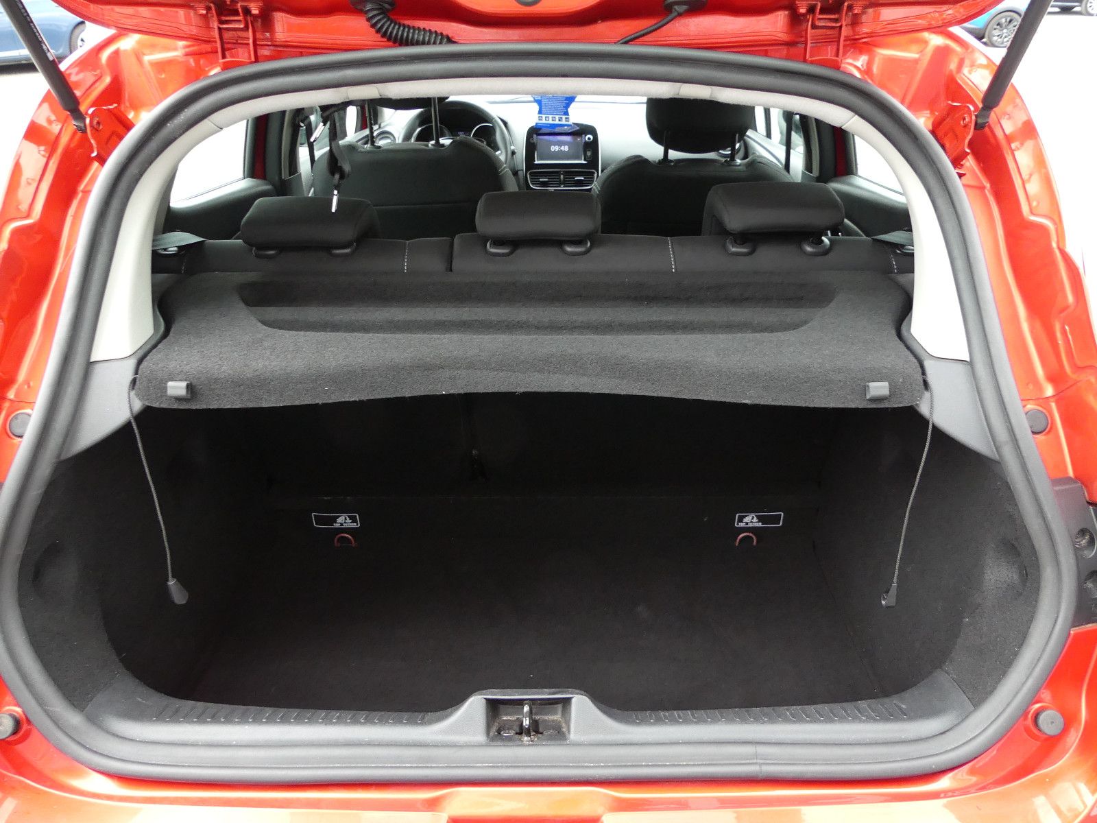 Fahrzeugabbildung Renault Clio IV Limited, 53000 km