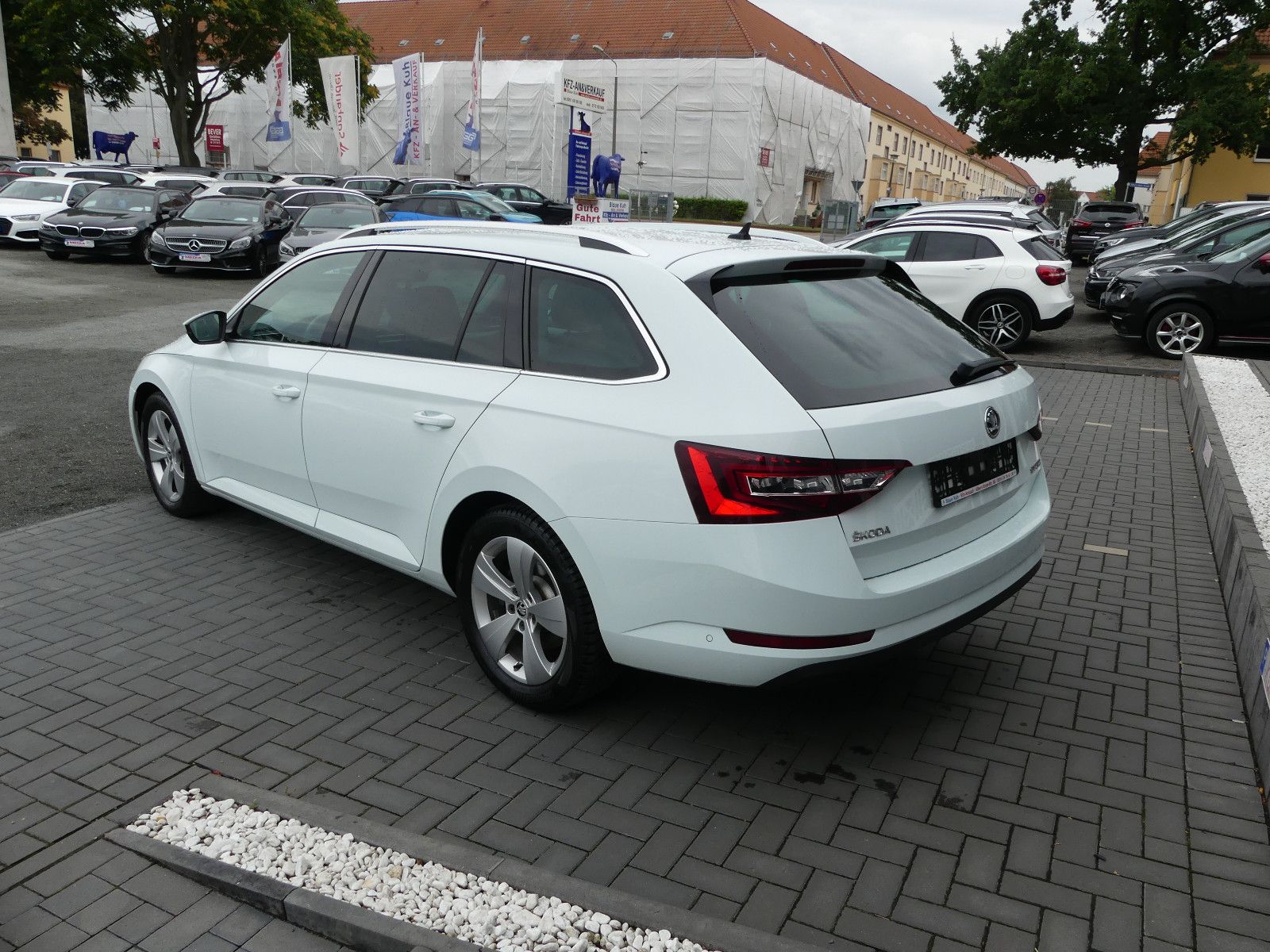 Fahrzeugabbildung SKODA Superb Combi Style