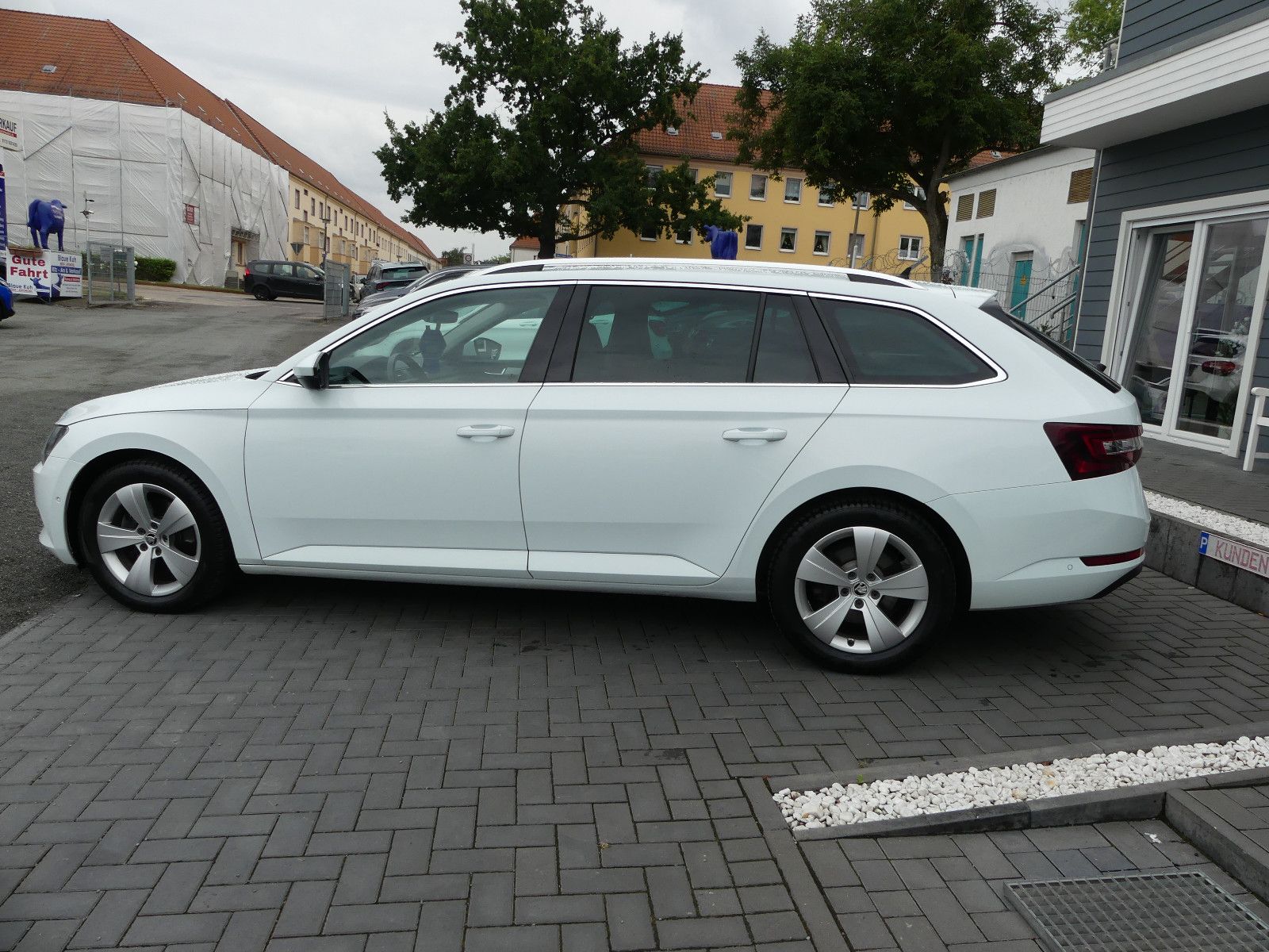 Fahrzeugabbildung SKODA Superb Combi Style