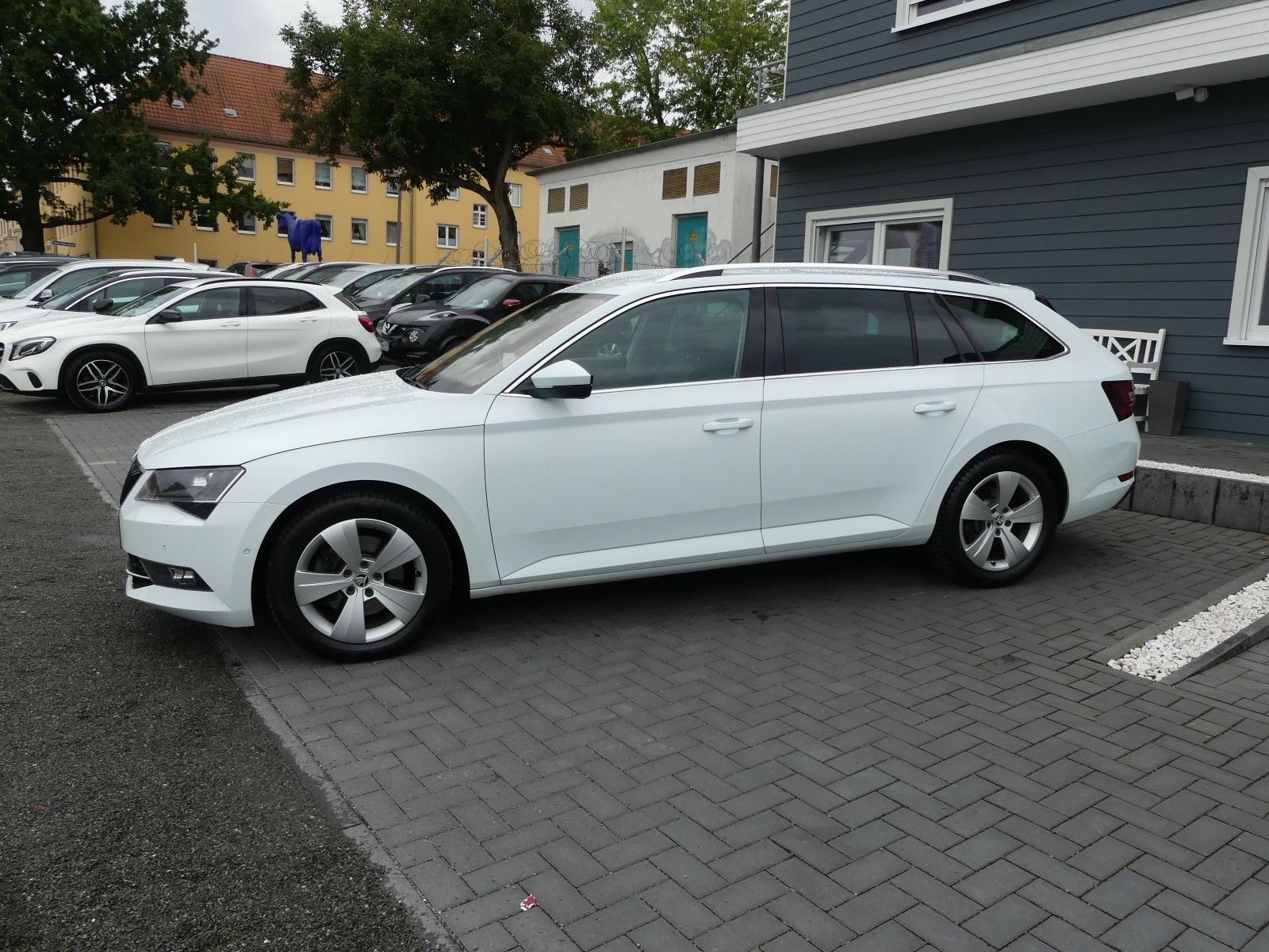Fahrzeugabbildung SKODA Superb Combi Style