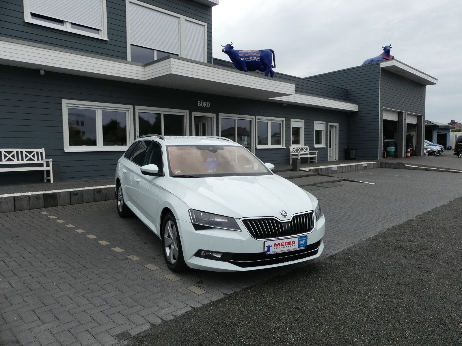 Fahrzeugabbildung SKODA Superb Combi Style