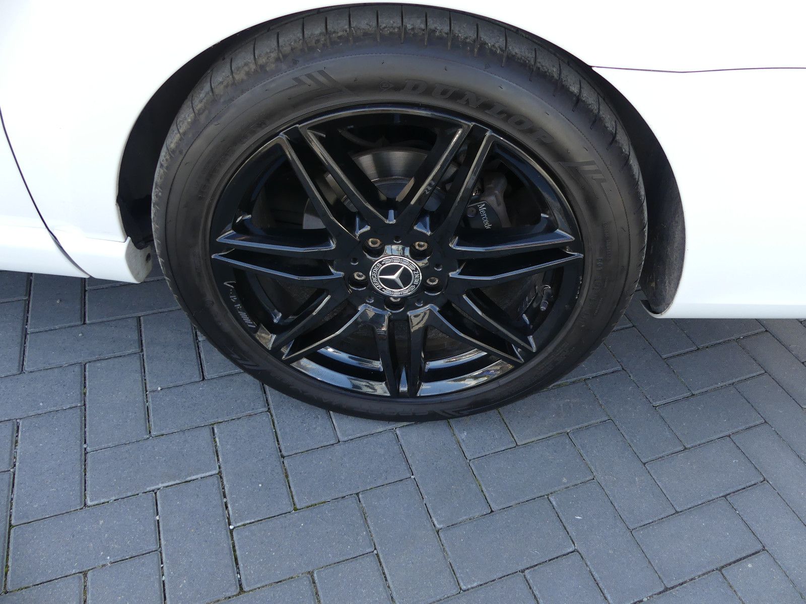 Fahrzeugabbildung Mercedes-Benz V 300 LANG"AMG-Line"81TKM"