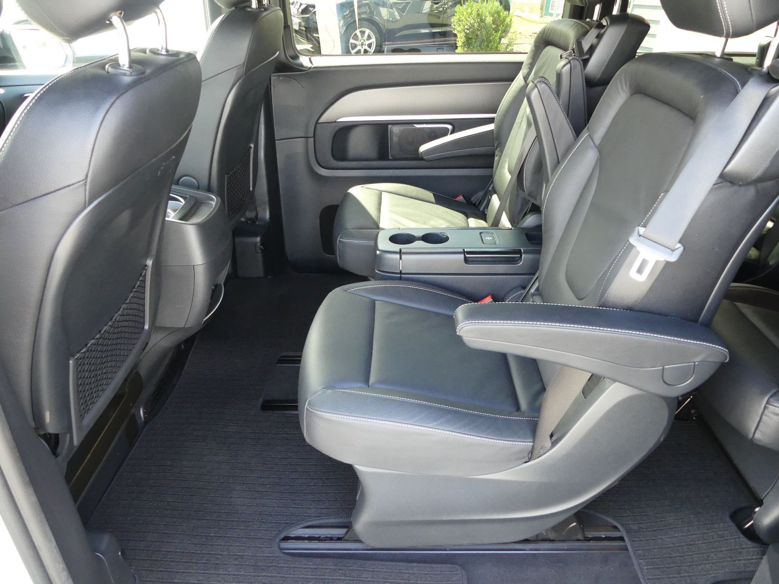 Fahrzeugabbildung Mercedes-Benz V 300 LANG"AMG-Line"81TKM"