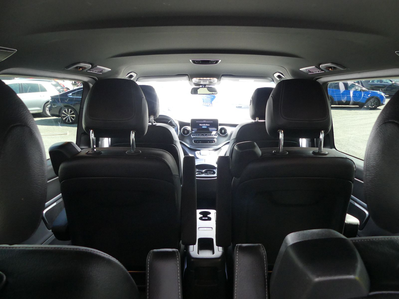 Fahrzeugabbildung Mercedes-Benz V 300 LANG"AMG-Line"81TKM"