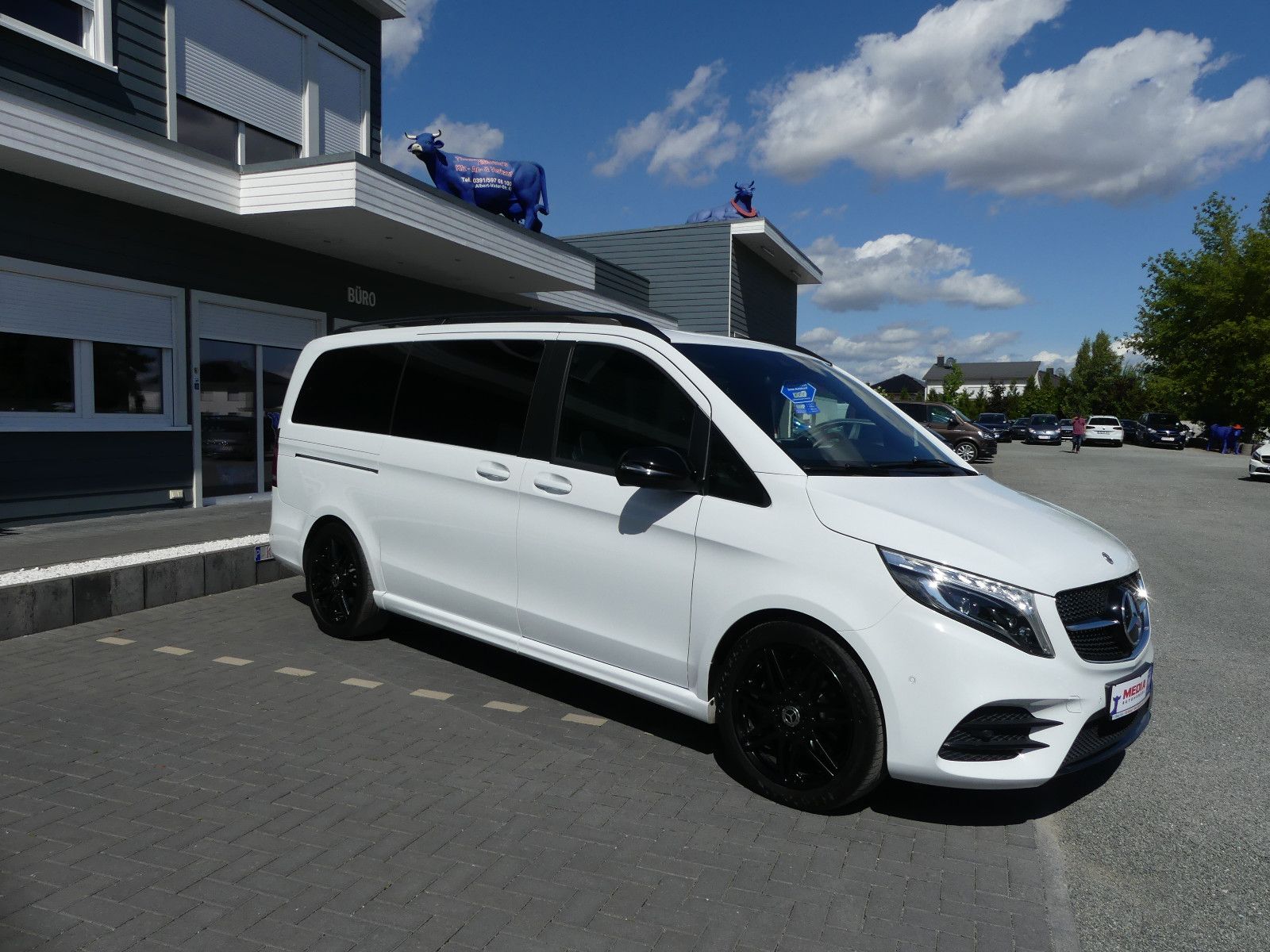Fahrzeugabbildung Mercedes-Benz V 300 LANG"AMG-Line"81TKM"