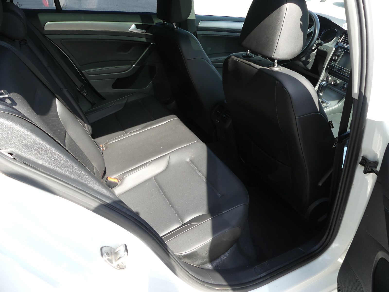 Fahrzeugabbildung Volkswagen Golf VII Variant 1.8 Comfortline BMT