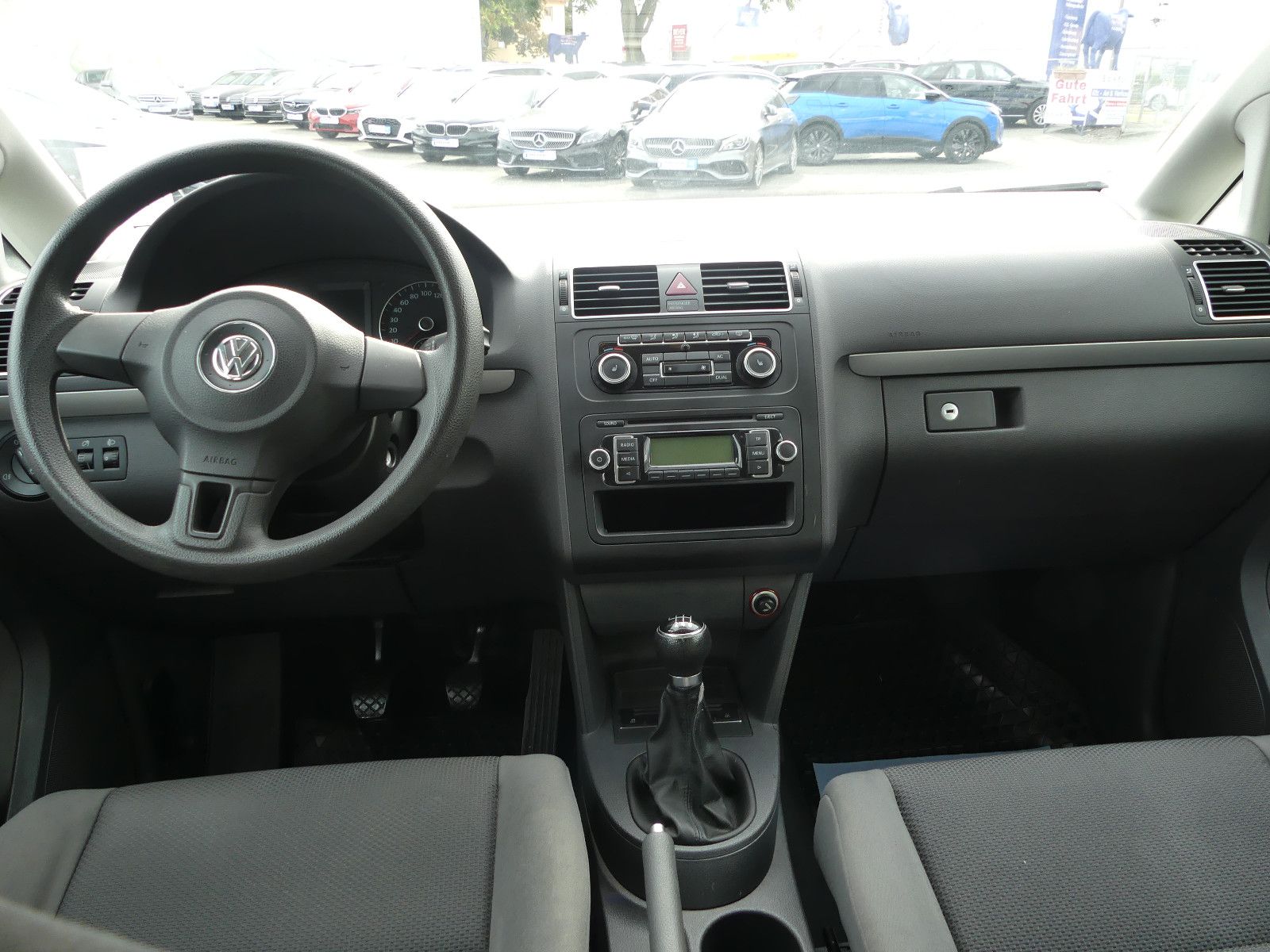 Fahrzeugabbildung Volkswagen Touran Trendline, 7. Sitzer
