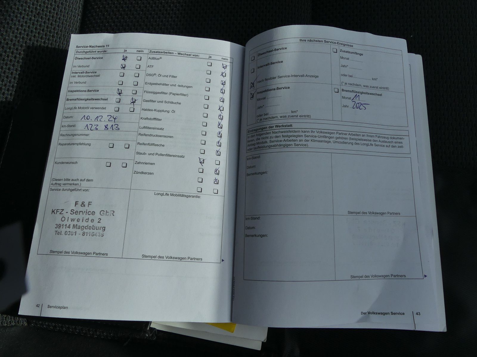Fahrzeugabbildung Volkswagen Touran Trendline, 7. Sitzer