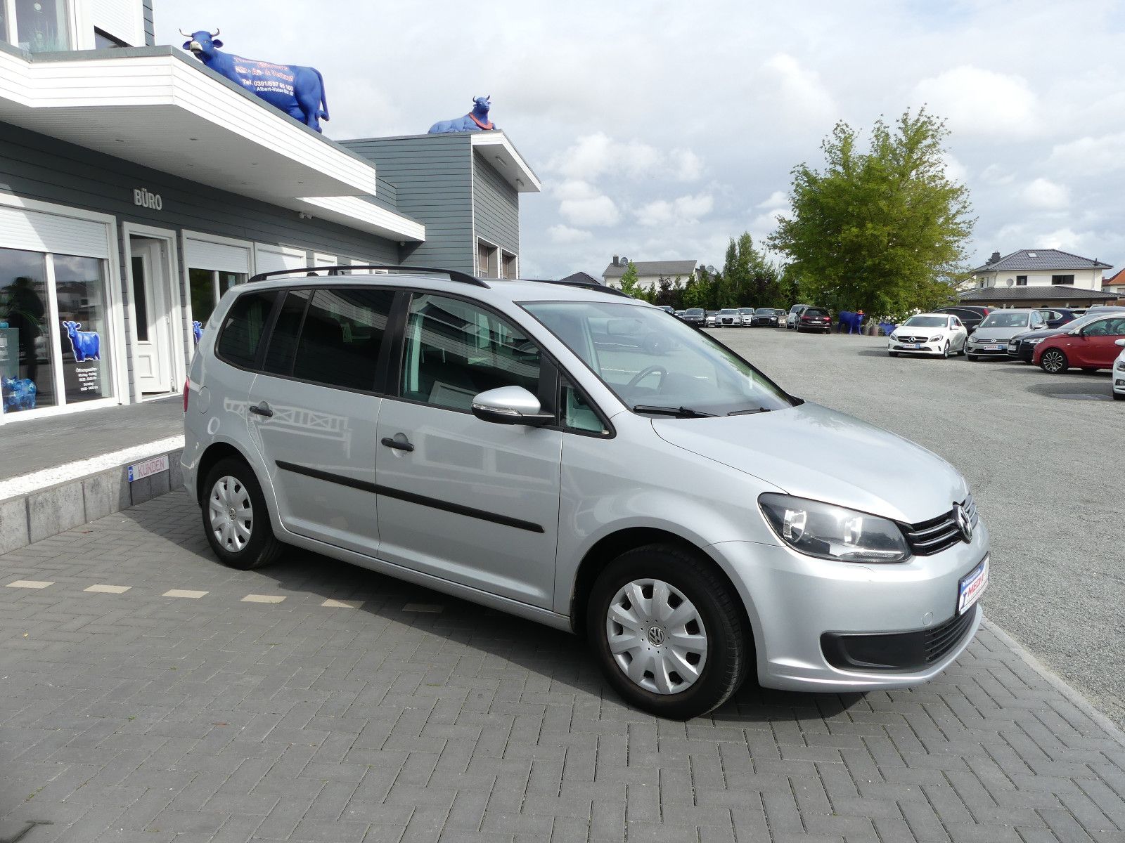 Fahrzeugabbildung Volkswagen Touran Trendline, 7. Sitzer