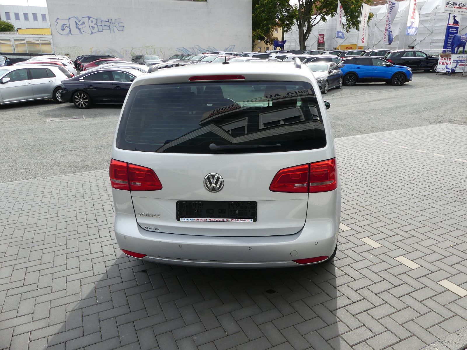 Fahrzeugabbildung Volkswagen Touran Trendline, 7. Sitzer