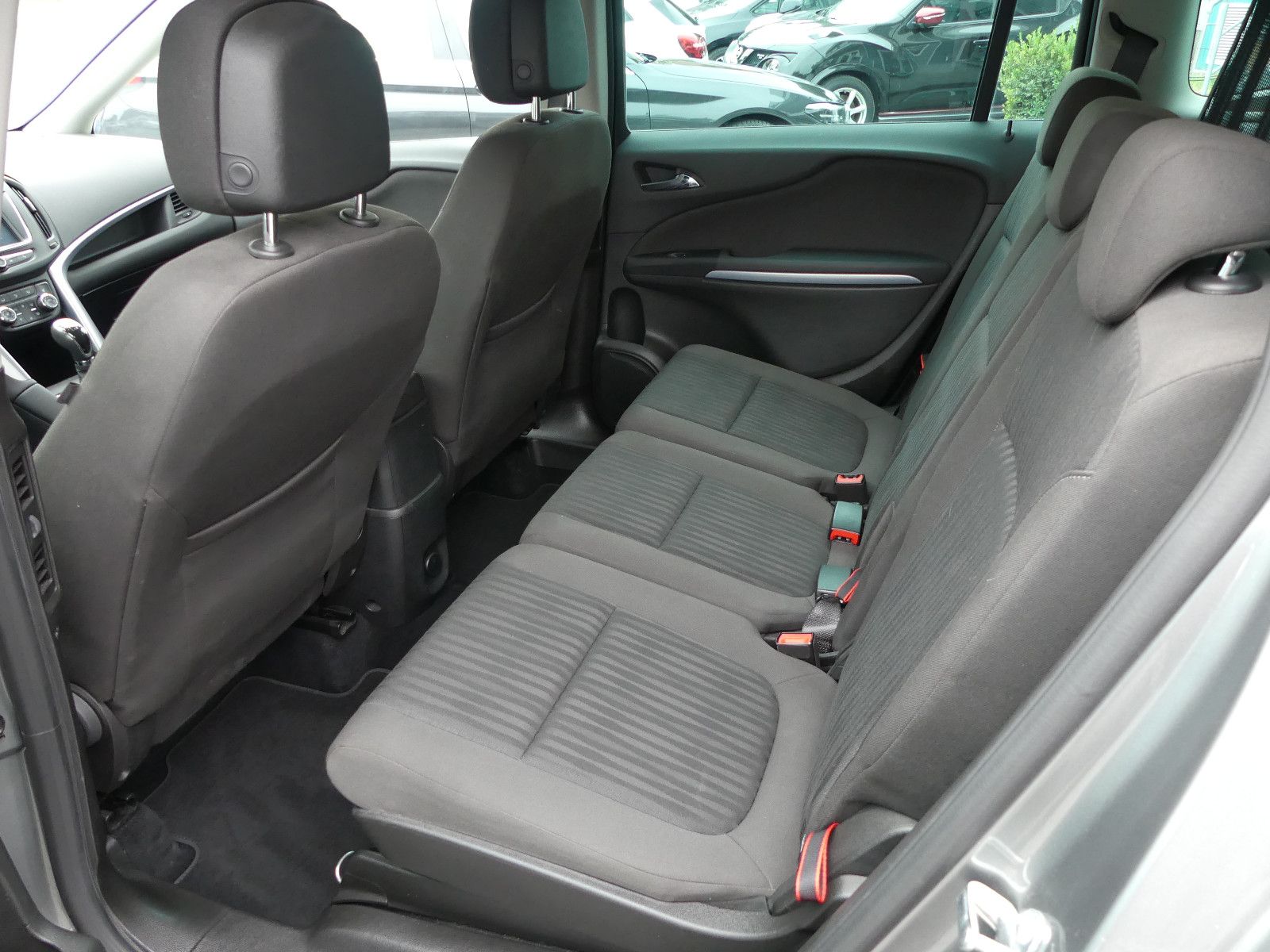 Fahrzeugabbildung Opel Zafira C Active, 5. Sitzer