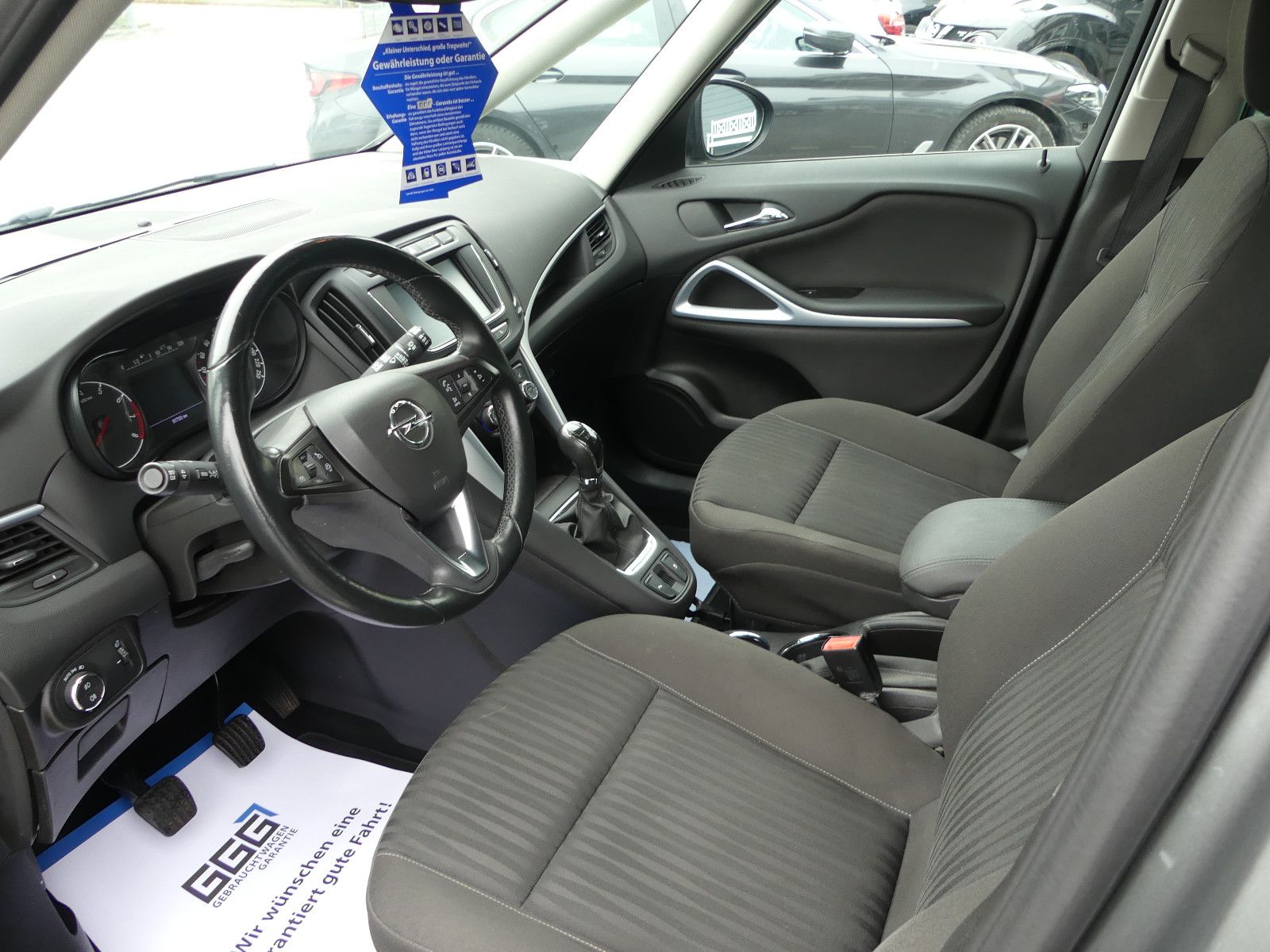 Fahrzeugabbildung Opel Zafira C Active, 5. Sitzer