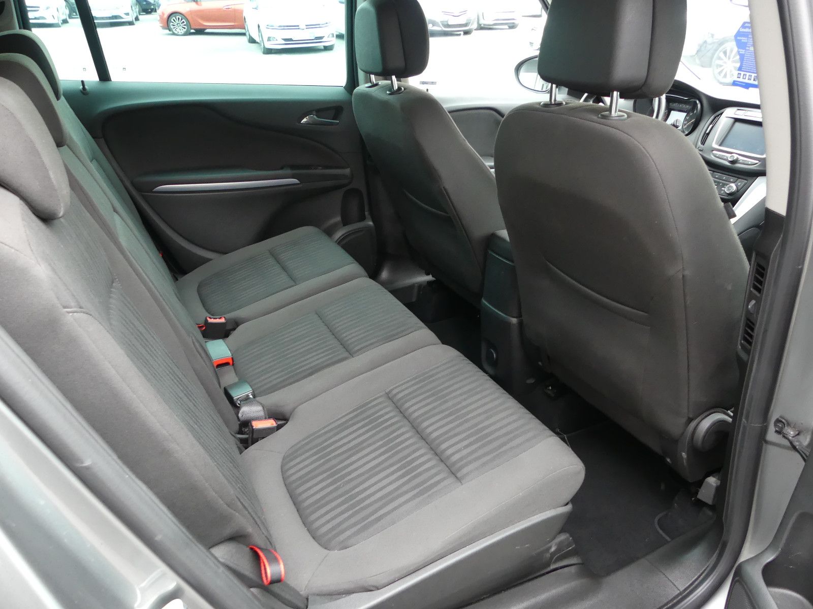 Fahrzeugabbildung Opel Zafira C Active, 5. Sitzer