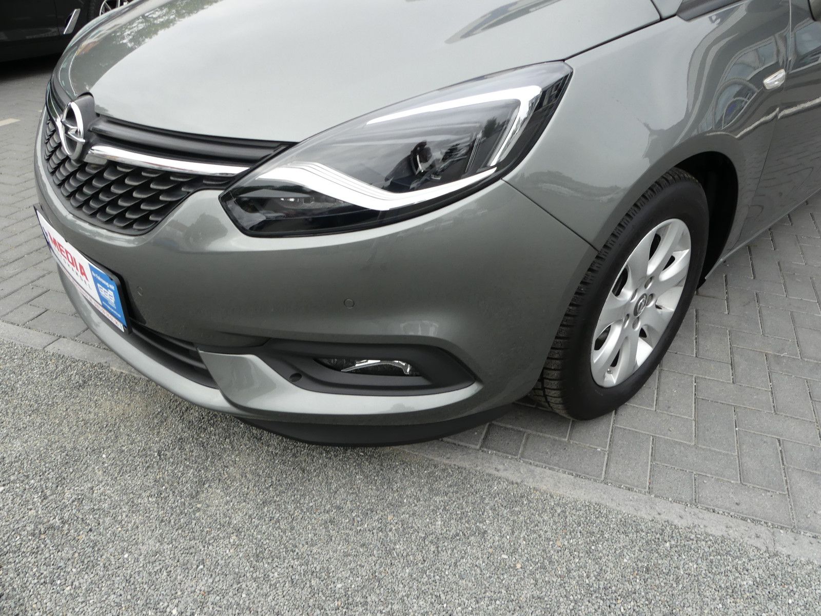 Fahrzeugabbildung Opel Zafira C Active, 5. Sitzer