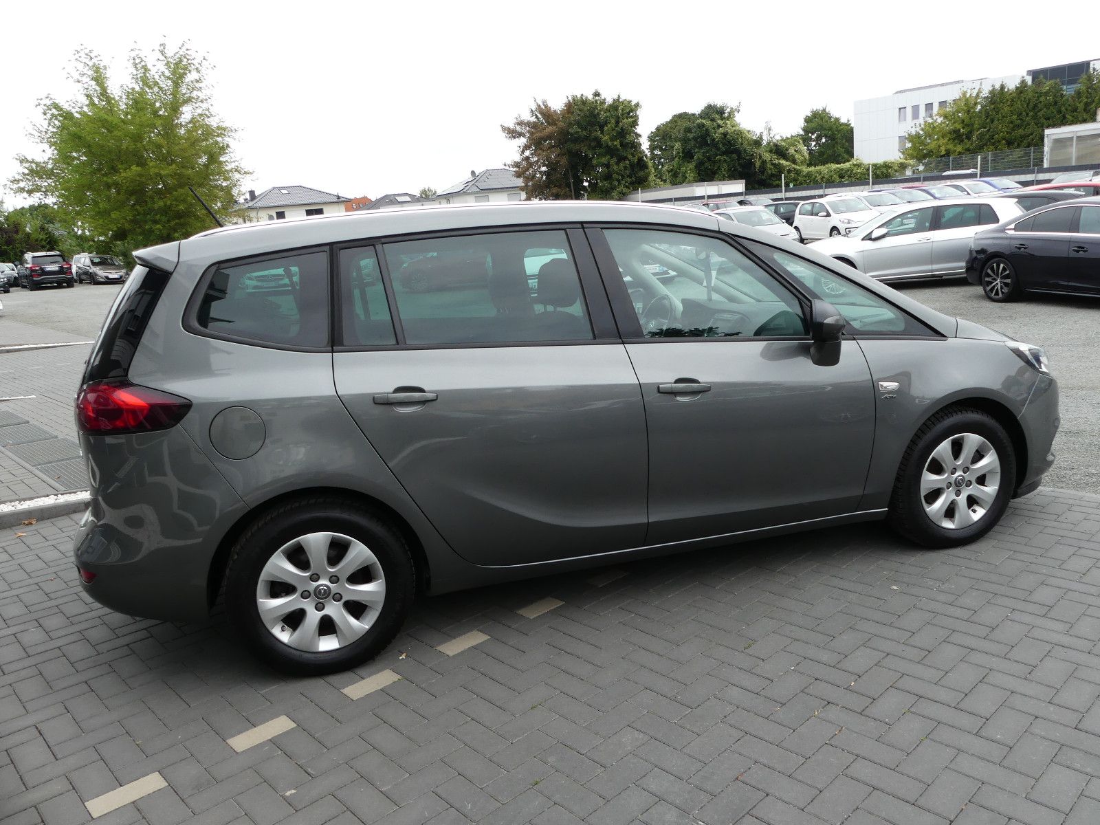 Fahrzeugabbildung Opel Zafira C Active, 5. Sitzer