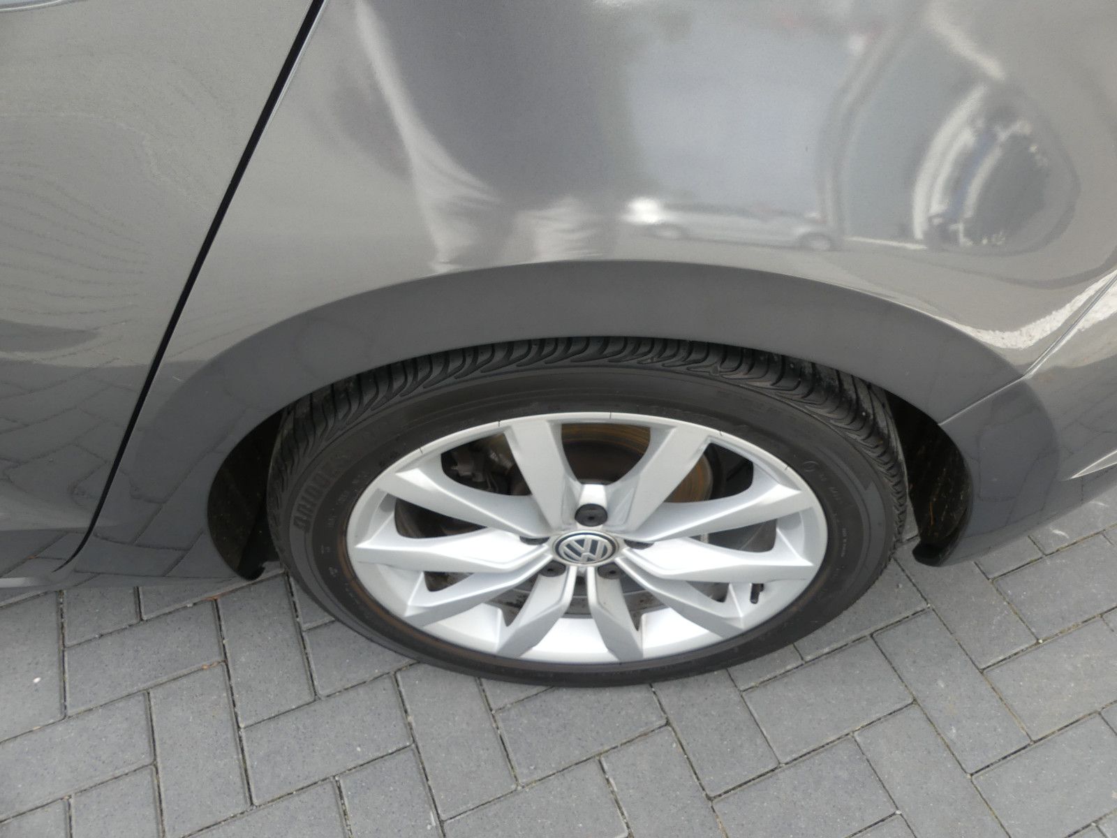 Fahrzeugabbildung Volkswagen Golf Sportsvan