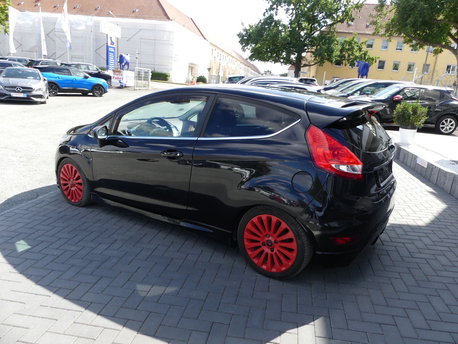 Fahrzeugabbildung Ford Fiesta Titanium