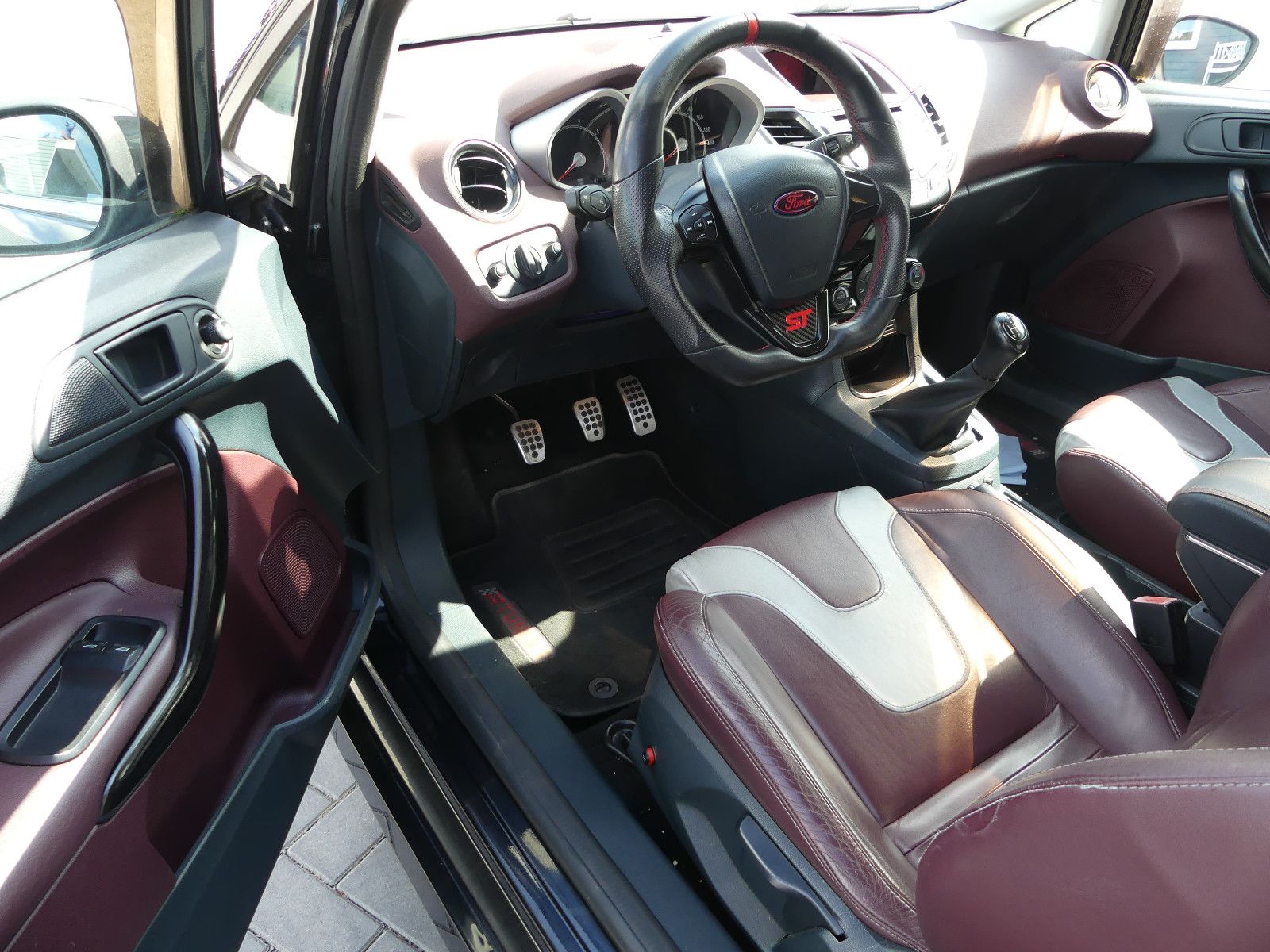 Fahrzeugabbildung Ford Fiesta Titanium