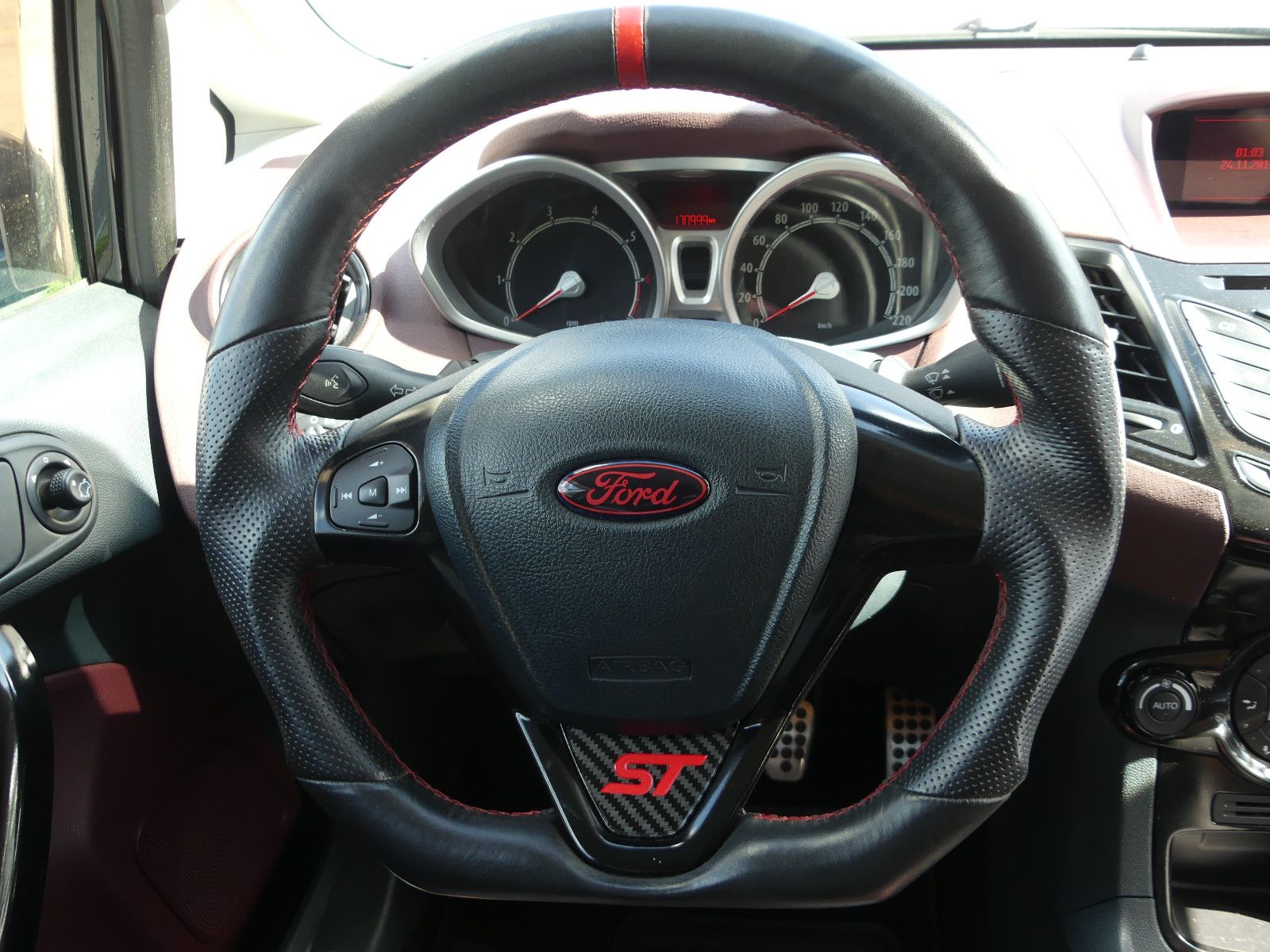 Fahrzeugabbildung Ford Fiesta Titanium