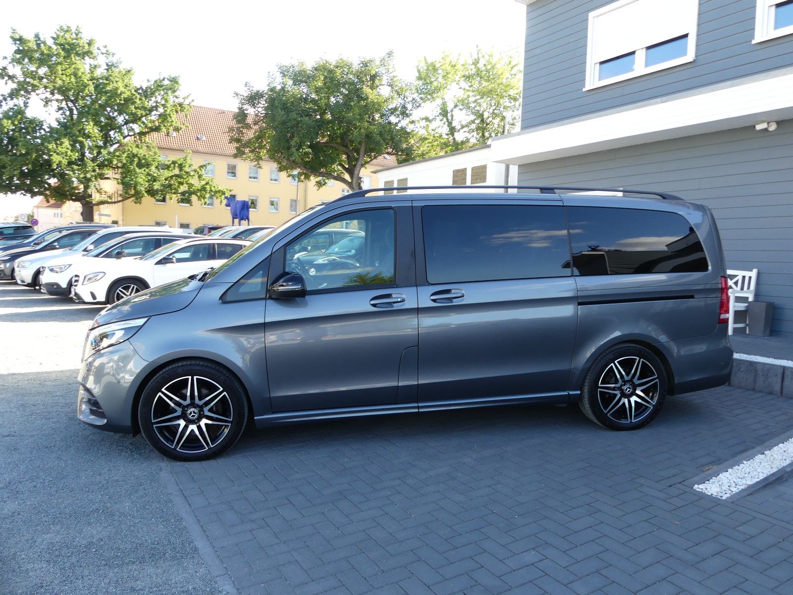 Fahrzeugabbildung Mercedes-Benz V 250 "SCHECKHEFTGEPF."AMG-LINE"7.SITZER"